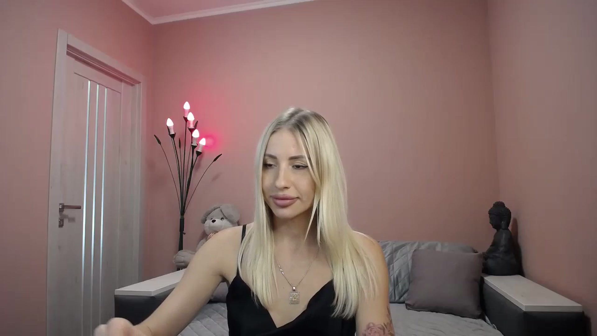 Gallery image thumbnail from KimKalash's myfreecams stream on, 08/11/2023, 09:46 image 18 of 20