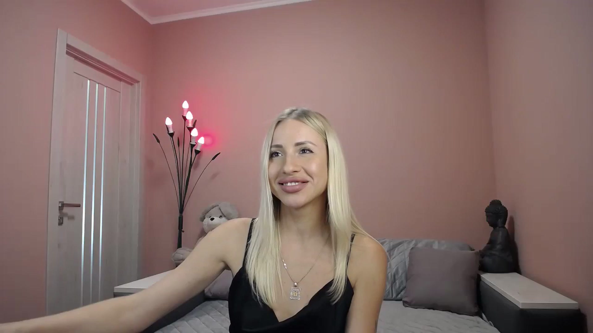 Gallery image thumbnail from KimKalash's myfreecams stream on, 08/11/2023, 09:46 image 16 of 20