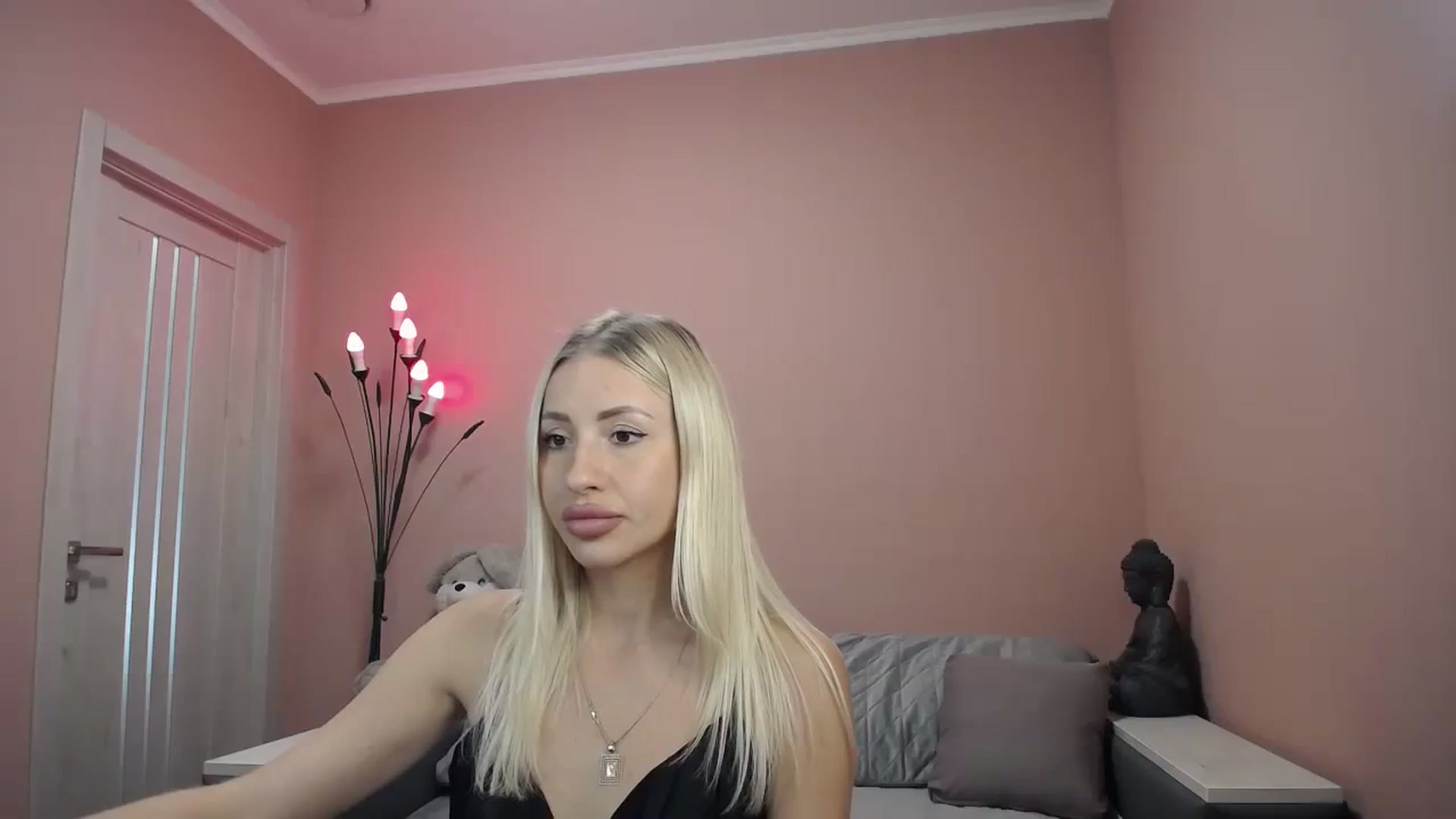 Gallery image thumbnail from KimKalash's myfreecams stream on, 08/11/2023, 09:46 image 4 of 20