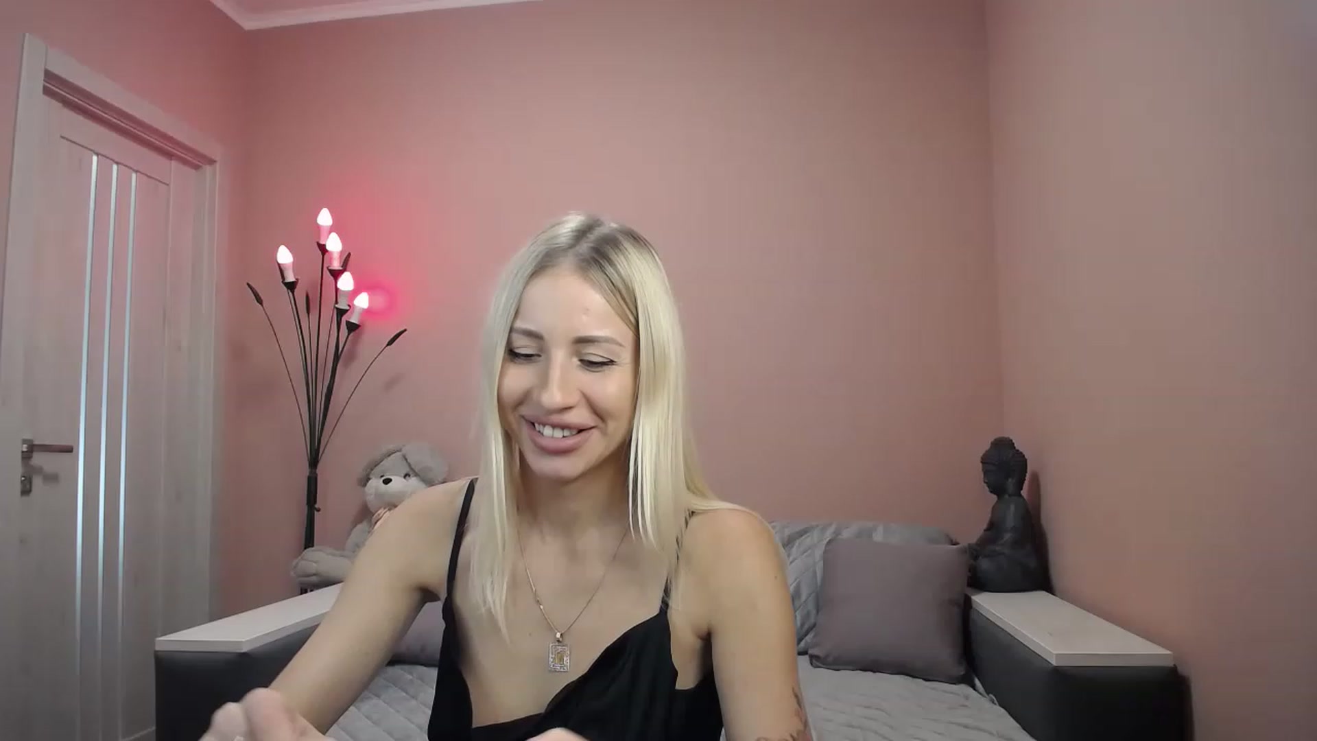 Gallery image thumbnail from KimKalash's myfreecams stream on, 08/11/2023, 10:09 image 1 of 20