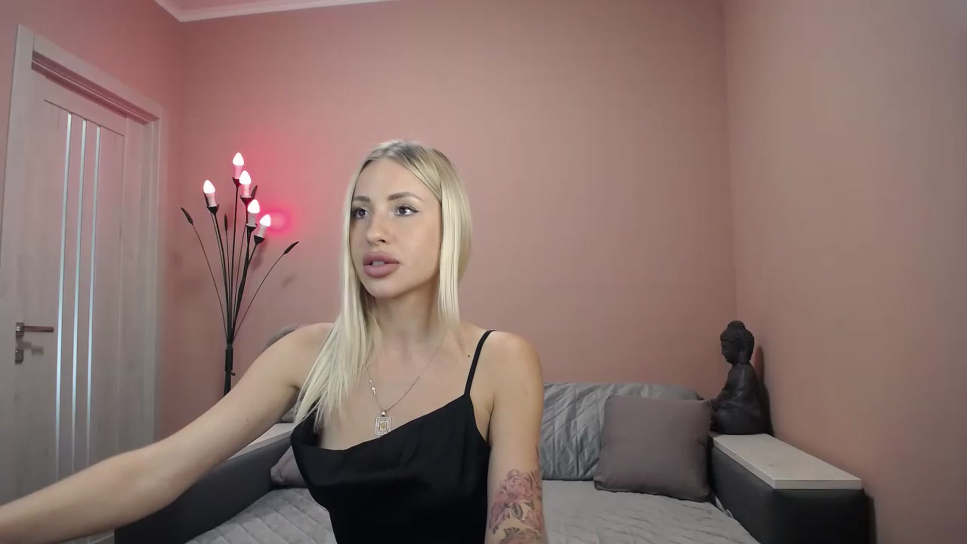 Gallery image thumbnail from KimKalash's myfreecams stream on, 08/11/2023, 10:09 image 11 of 20