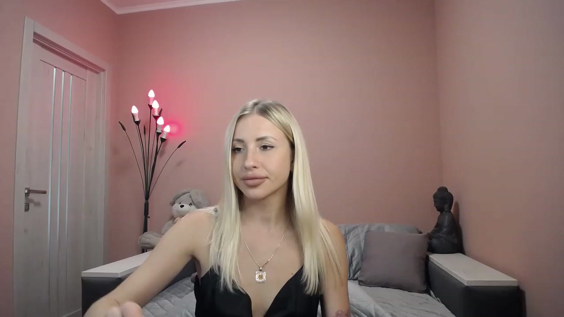 Gallery image thumbnail from KimKalash's myfreecams stream on, 08/11/2023, 12:07 image 1 of 20