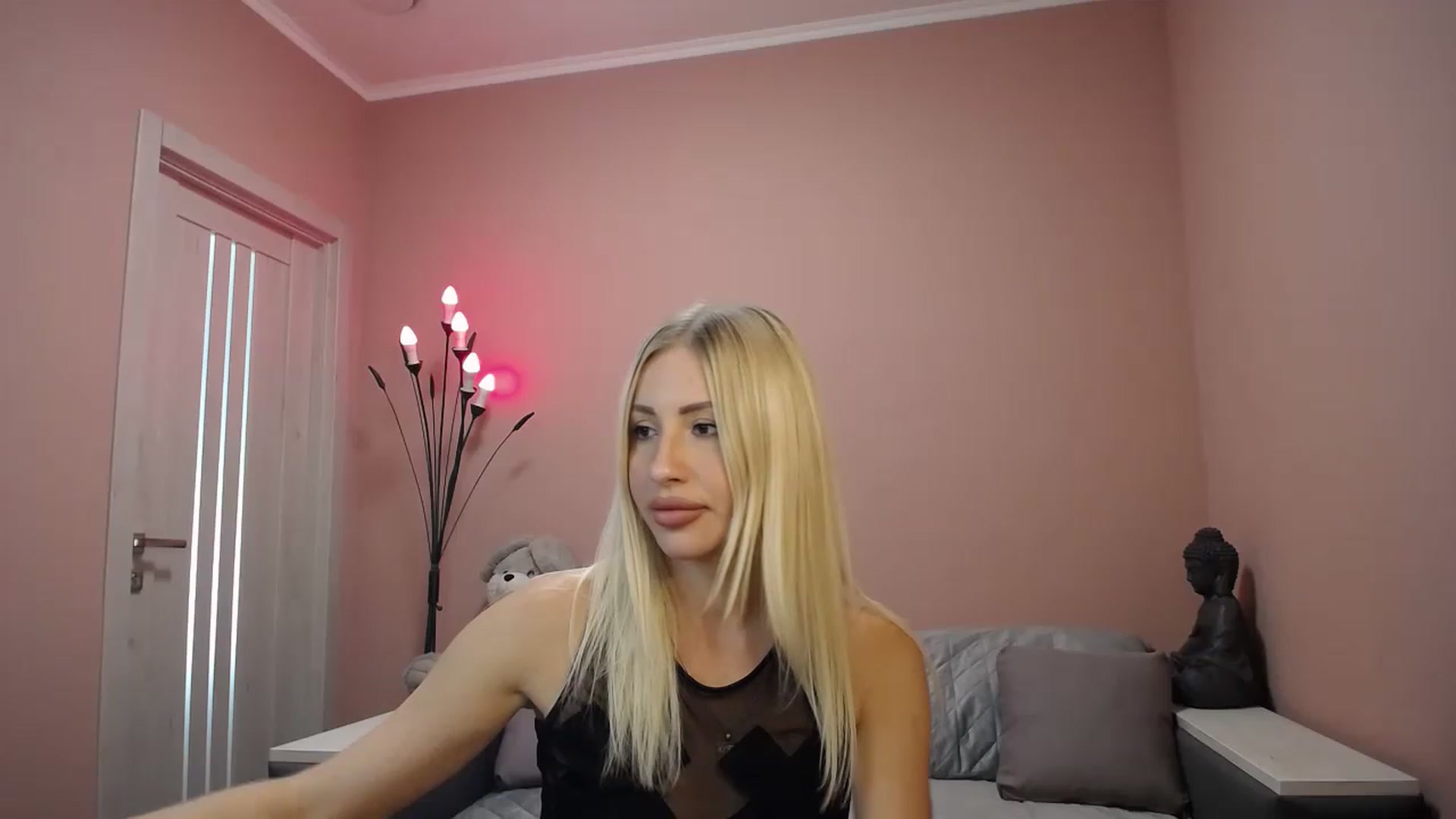 Gallery image thumbnail from KimKalash's myfreecams stream on, 08/12/2023, 08:53 image 10 of 20