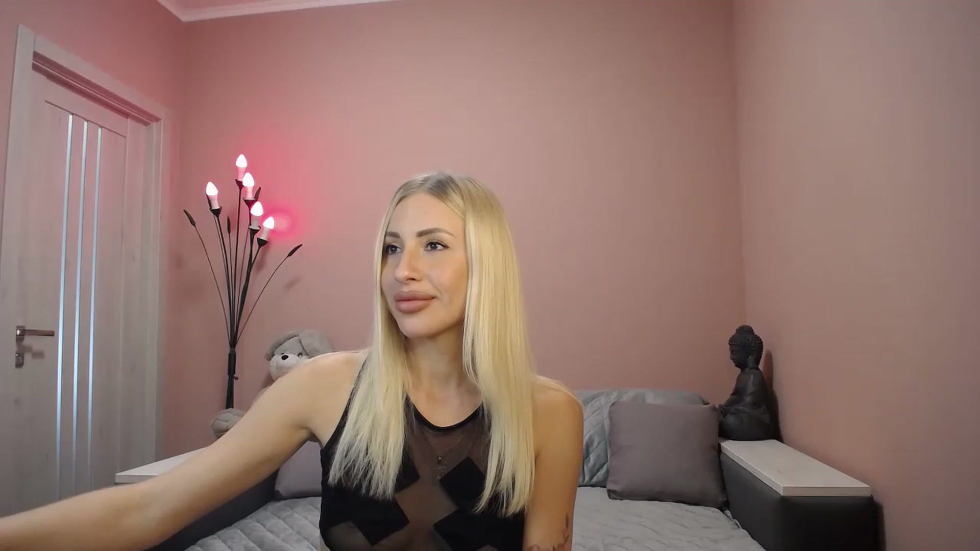 Gallery image thumbnail from KimKalash's myfreecams stream on, 08/12/2023, 09:24 image 15 of 20