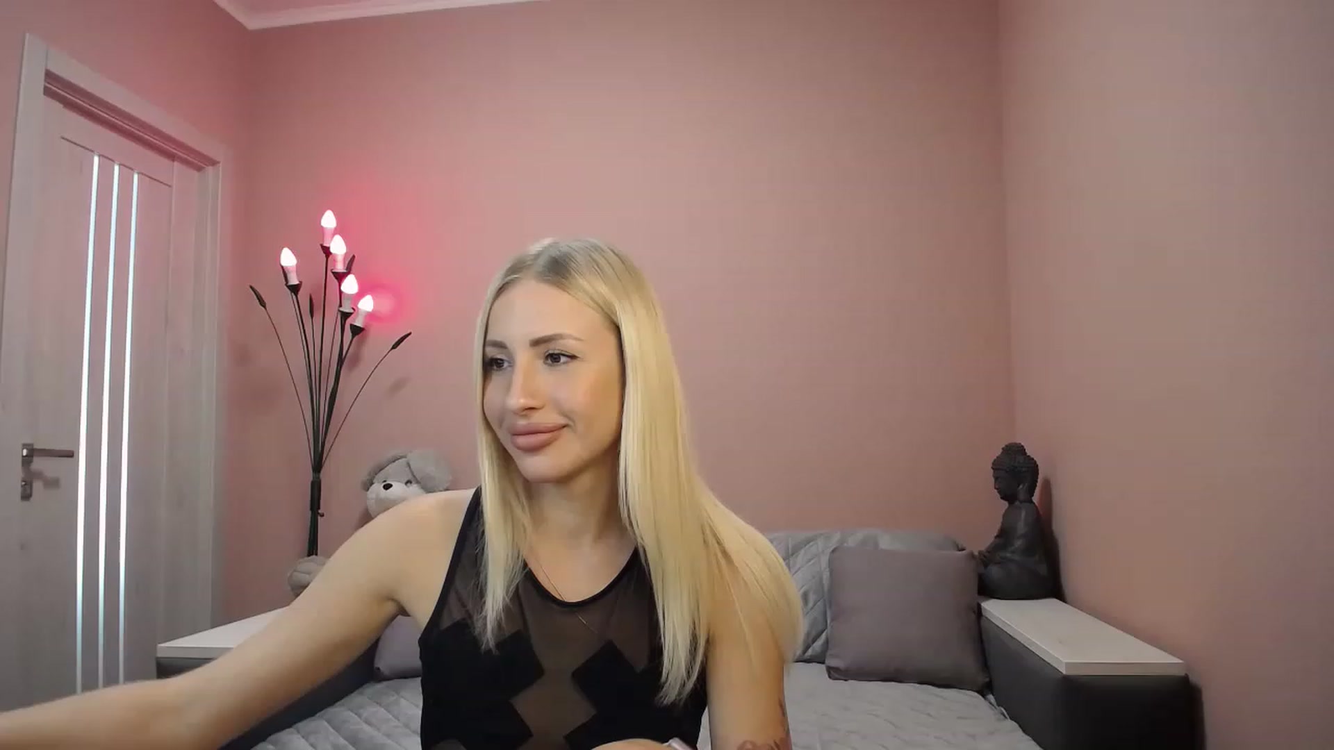 Gallery image thumbnail from KimKalash's myfreecams stream on, 08/12/2023, 09:24 image 3 of 20