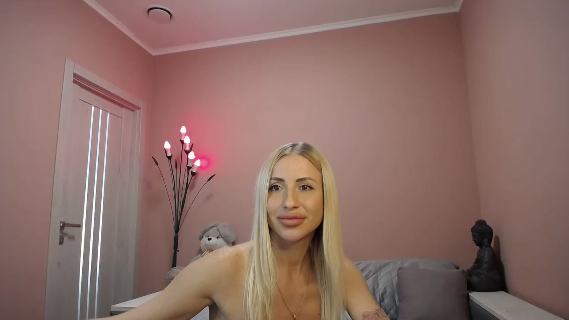 Gallery image thumbnail from KimKalash's myfreecams stream on, 08/13/2023, 11:15 image 17 of 20