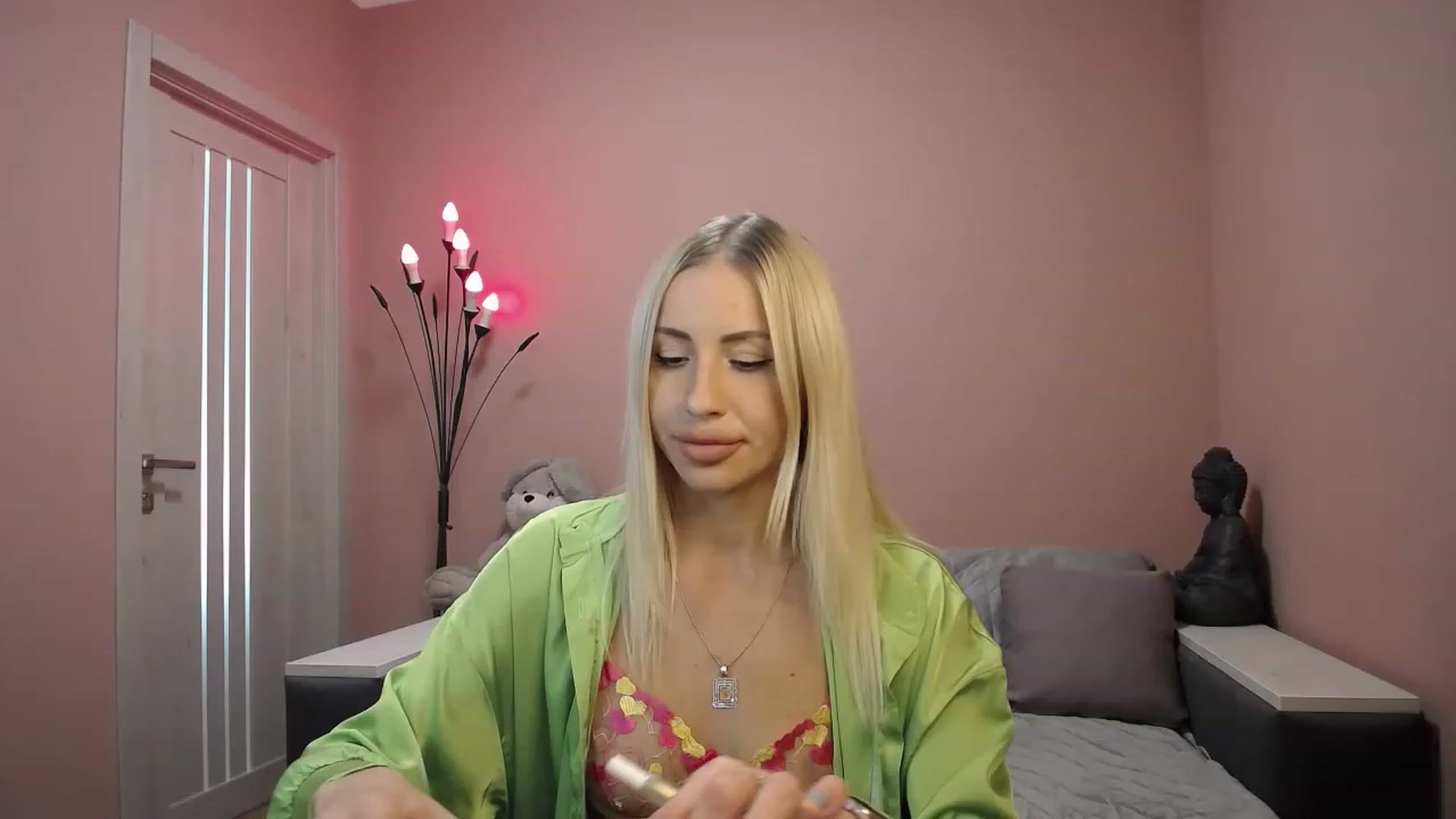 Gallery image thumbnail from KimKalash's myfreecams stream on, 08/13/2023, 11:15 image 1 of 20