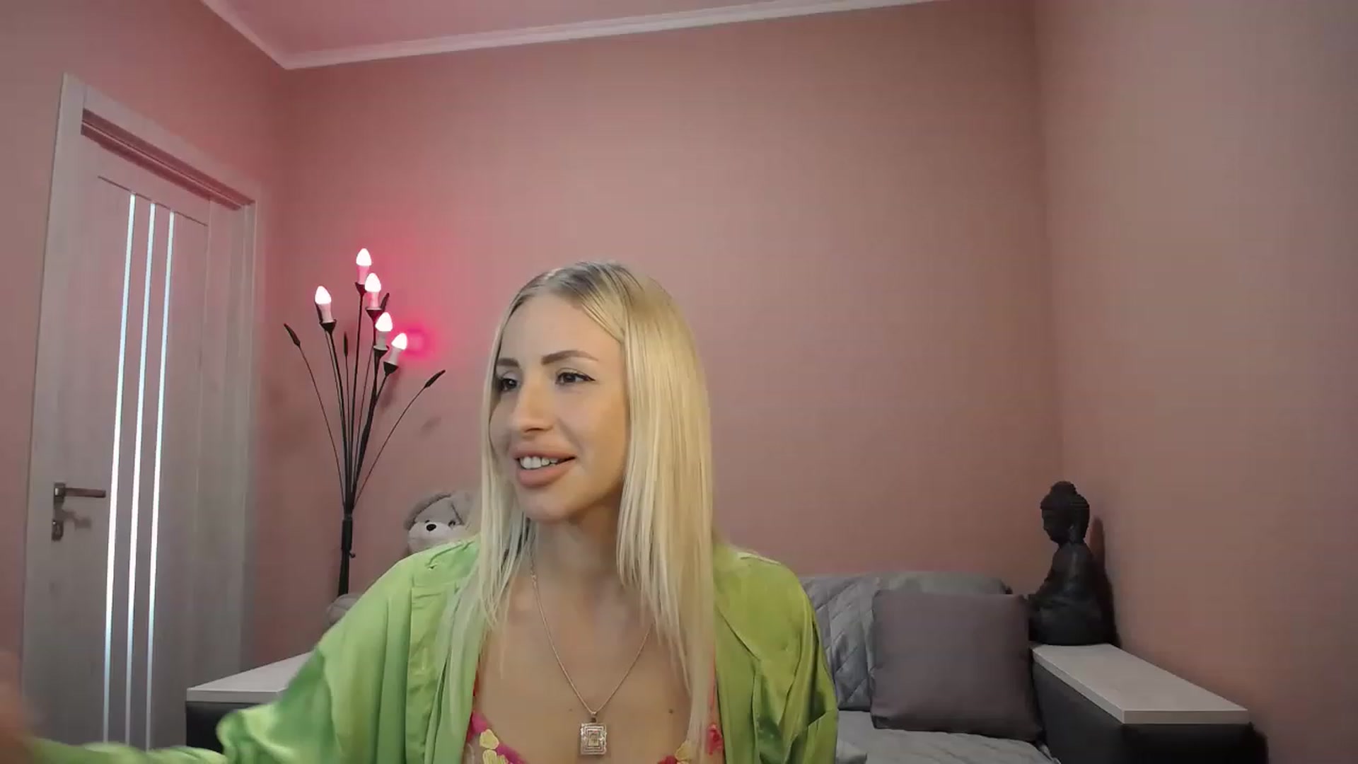 Gallery image thumbnail from KimKalash's myfreecams stream on, 08/13/2023, 11:15 image 8 of 20