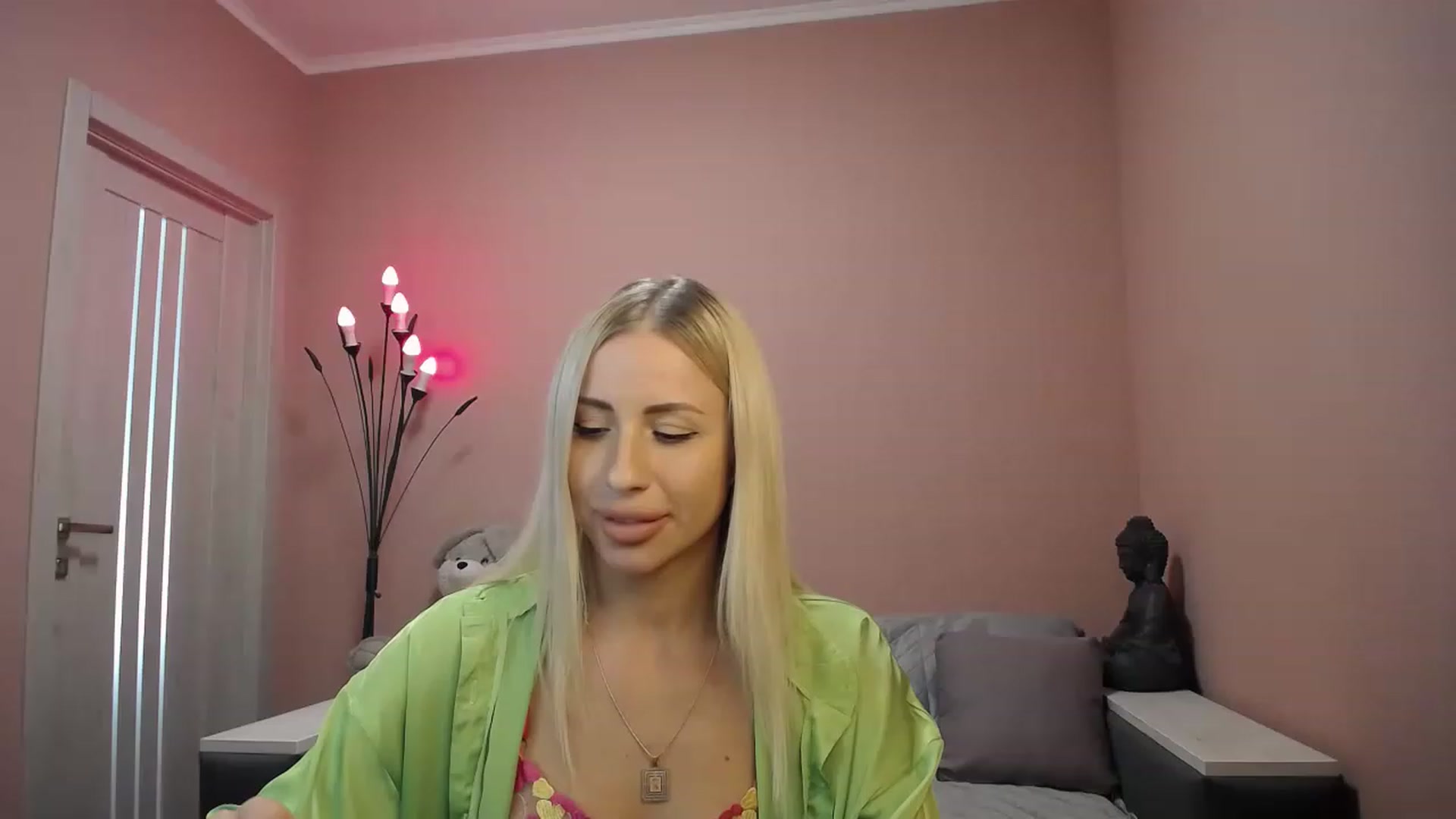 Gallery image thumbnail from KimKalash's myfreecams stream on, 08/13/2023, 11:15 image 9 of 20
