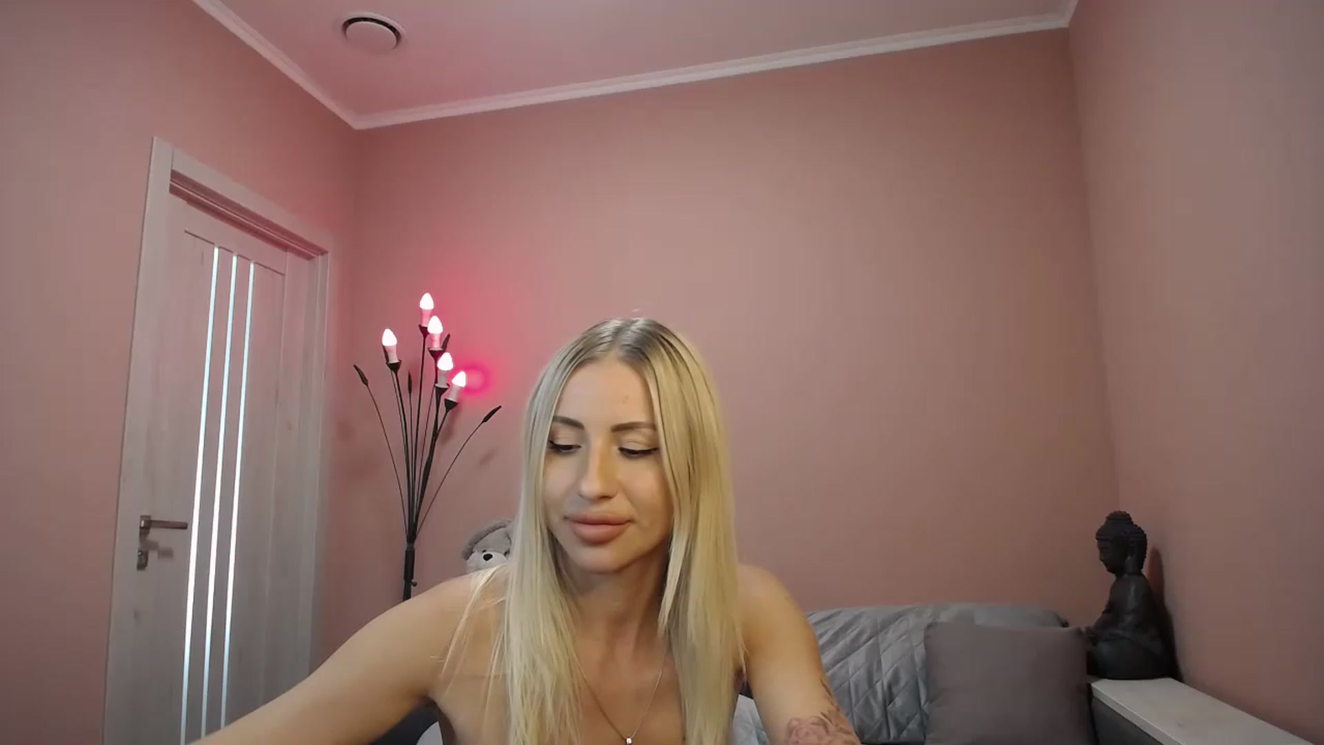 Gallery image thumbnail from KimKalash's myfreecams stream on, 08/13/2023, 11:15 image 16 of 20