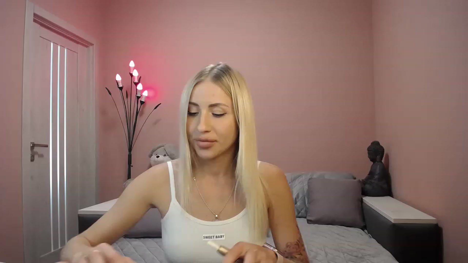 Gallery image thumbnail from KimKalash's myfreecams stream on, 08/13/2023, 12:15 image 2 of 20