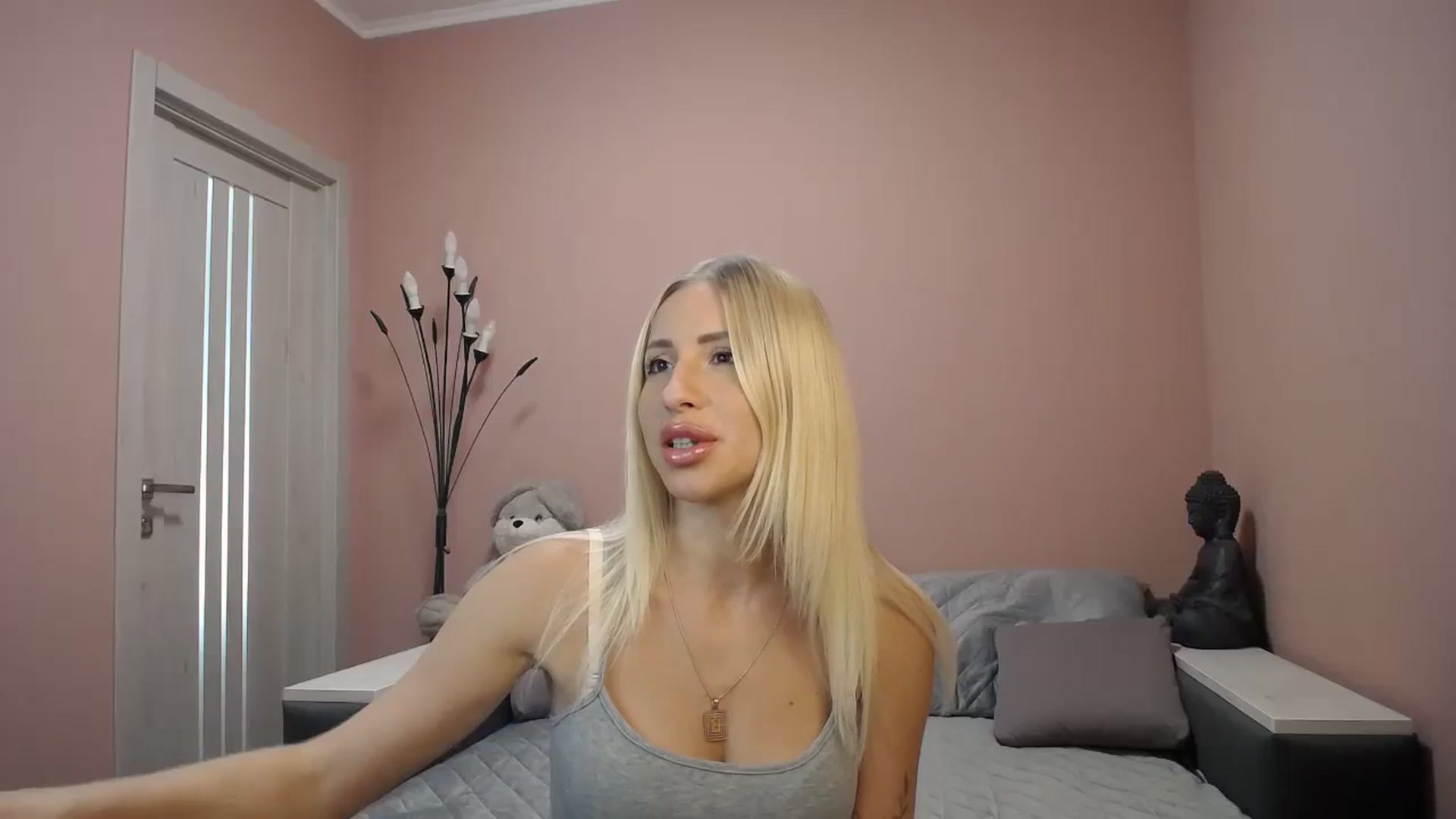 Gallery image thumbnail from KimKalash's myfreecams stream on, 08/14/2023, 09:02 image 3 of 20