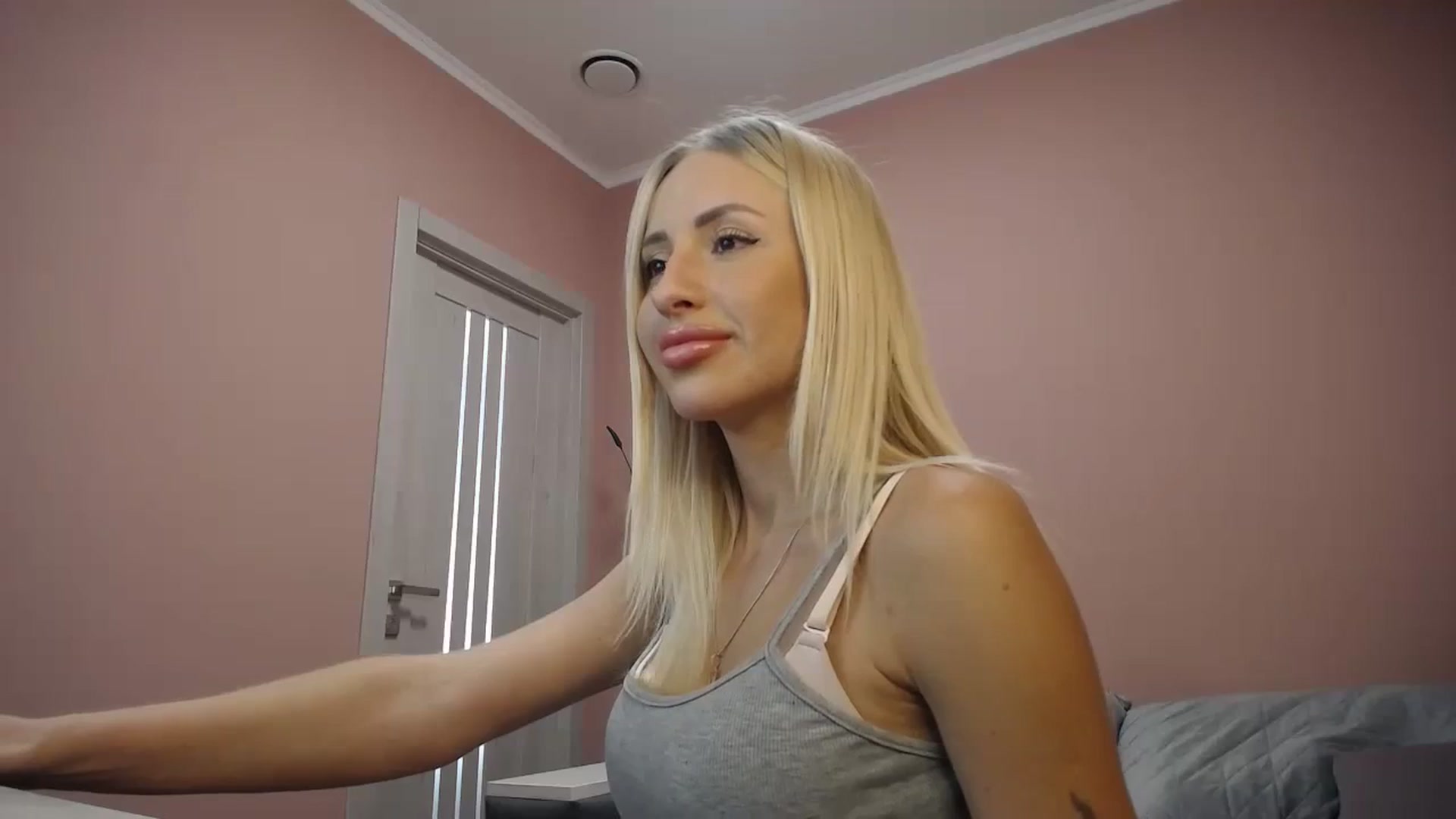 Gallery image thumbnail from KimKalash's myfreecams stream on, 08/14/2023, 09:02 image 19 of 20