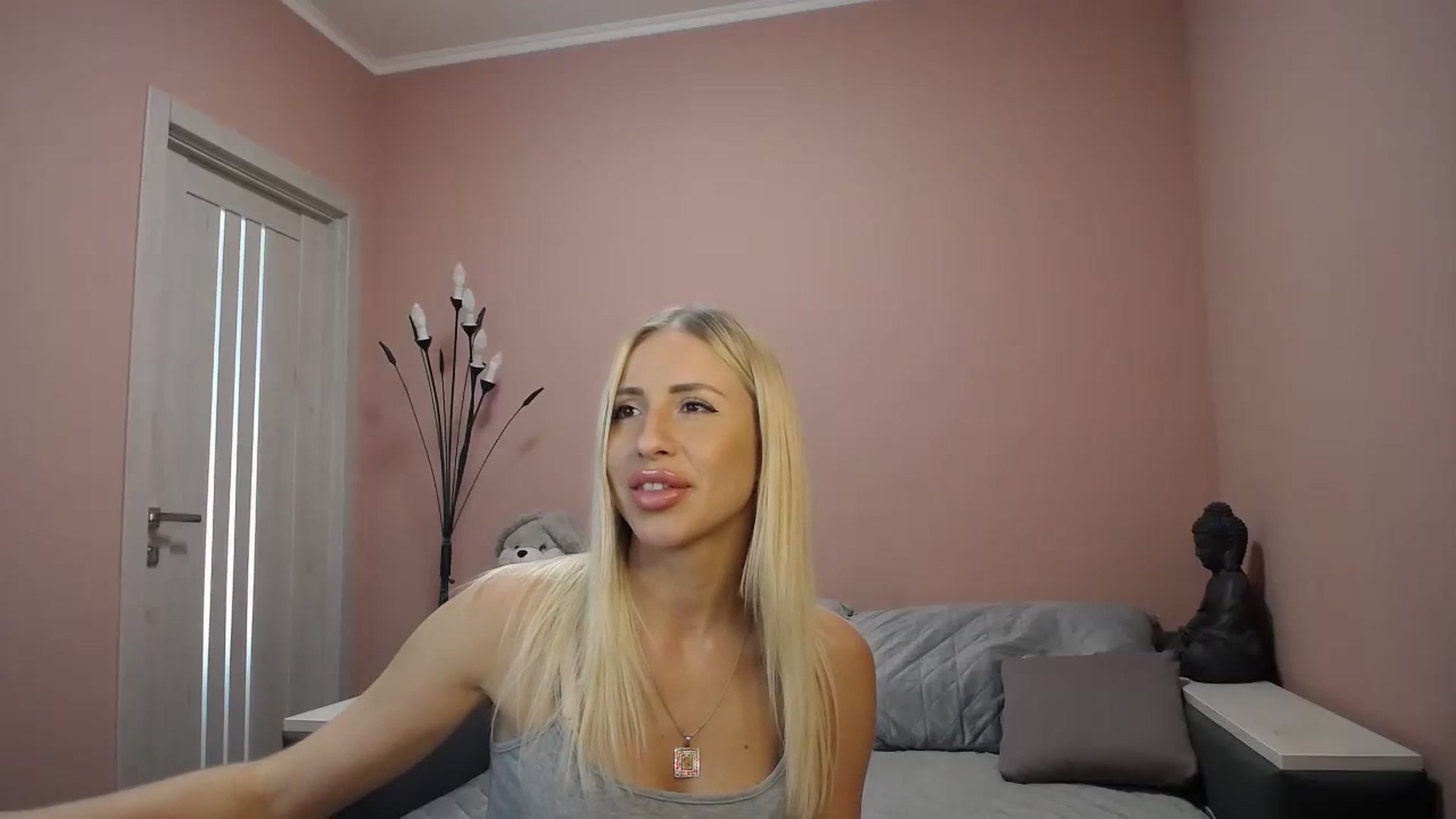 Gallery image thumbnail from KimKalash's myfreecams stream on, 08/14/2023, 09:02 image 13 of 20