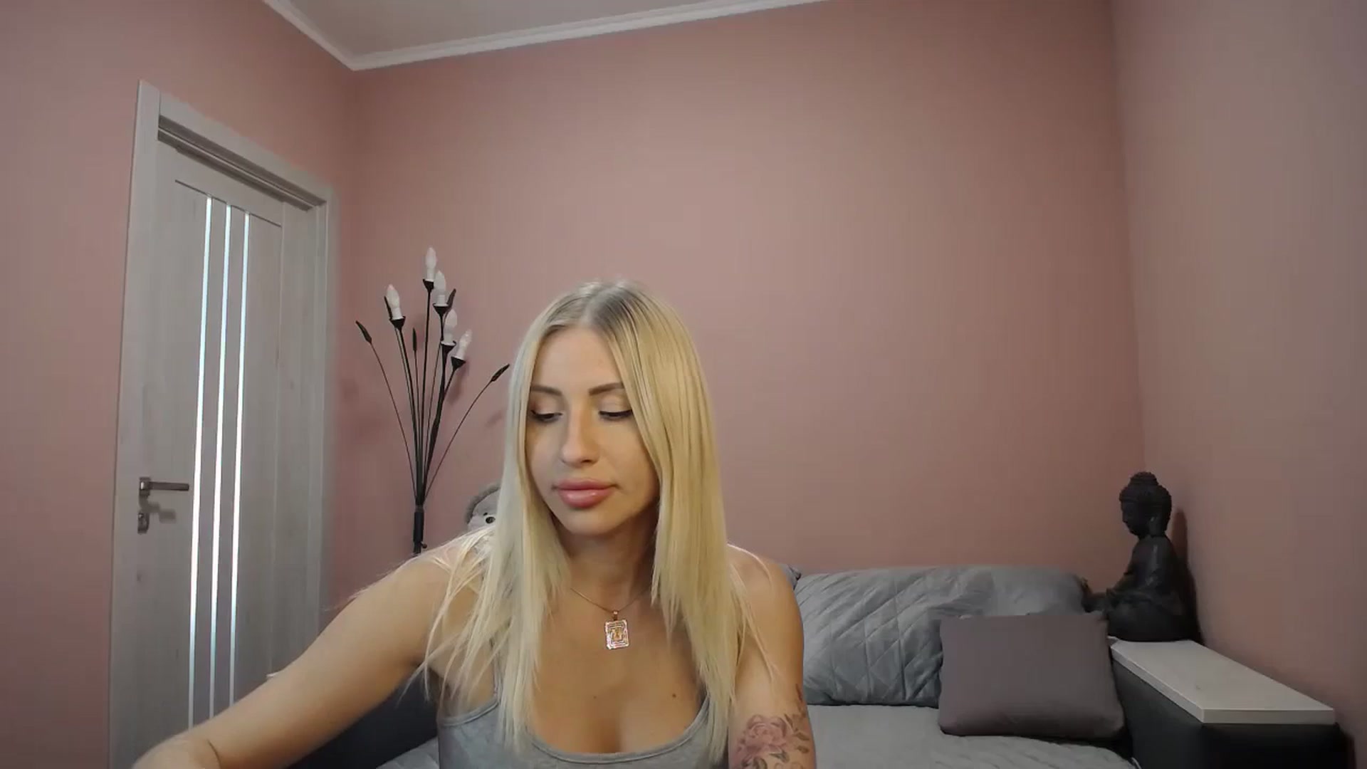 Gallery image thumbnail from KimKalash's myfreecams stream on, 08/14/2023, 09:02 image 10 of 20