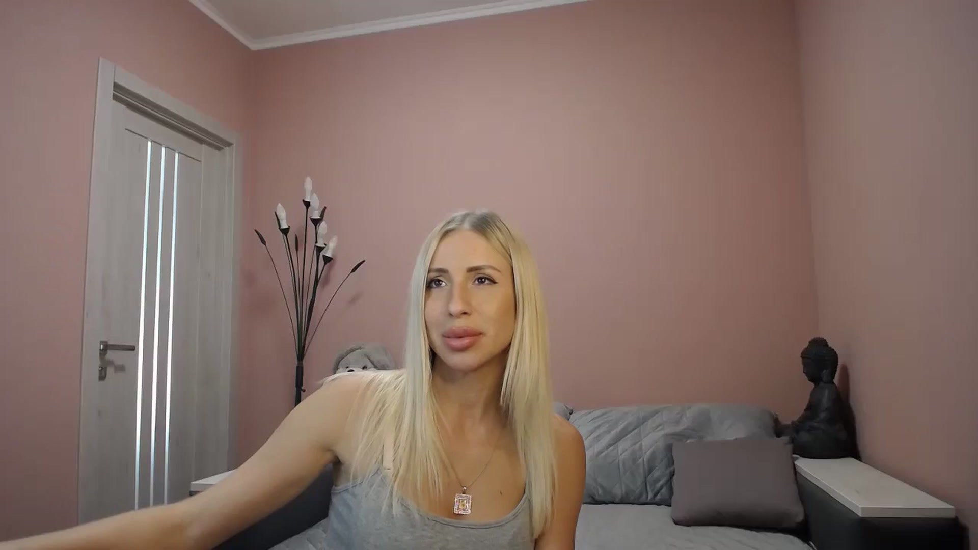 Gallery image thumbnail from KimKalash's myfreecams stream on, 08/14/2023, 09:02 image 14 of 20