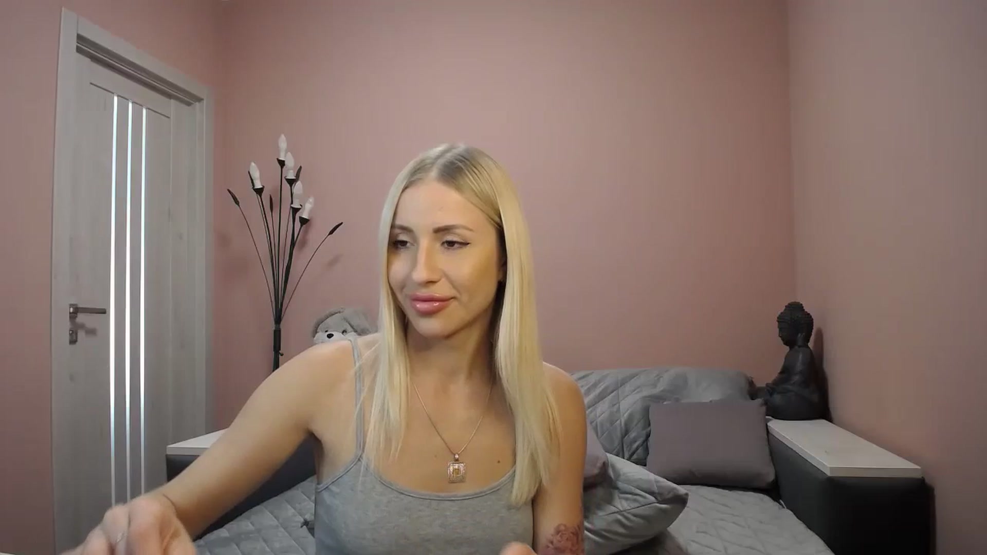 Gallery image thumbnail from KimKalash's myfreecams stream on, 08/14/2023, 10:04 image 8 of 20