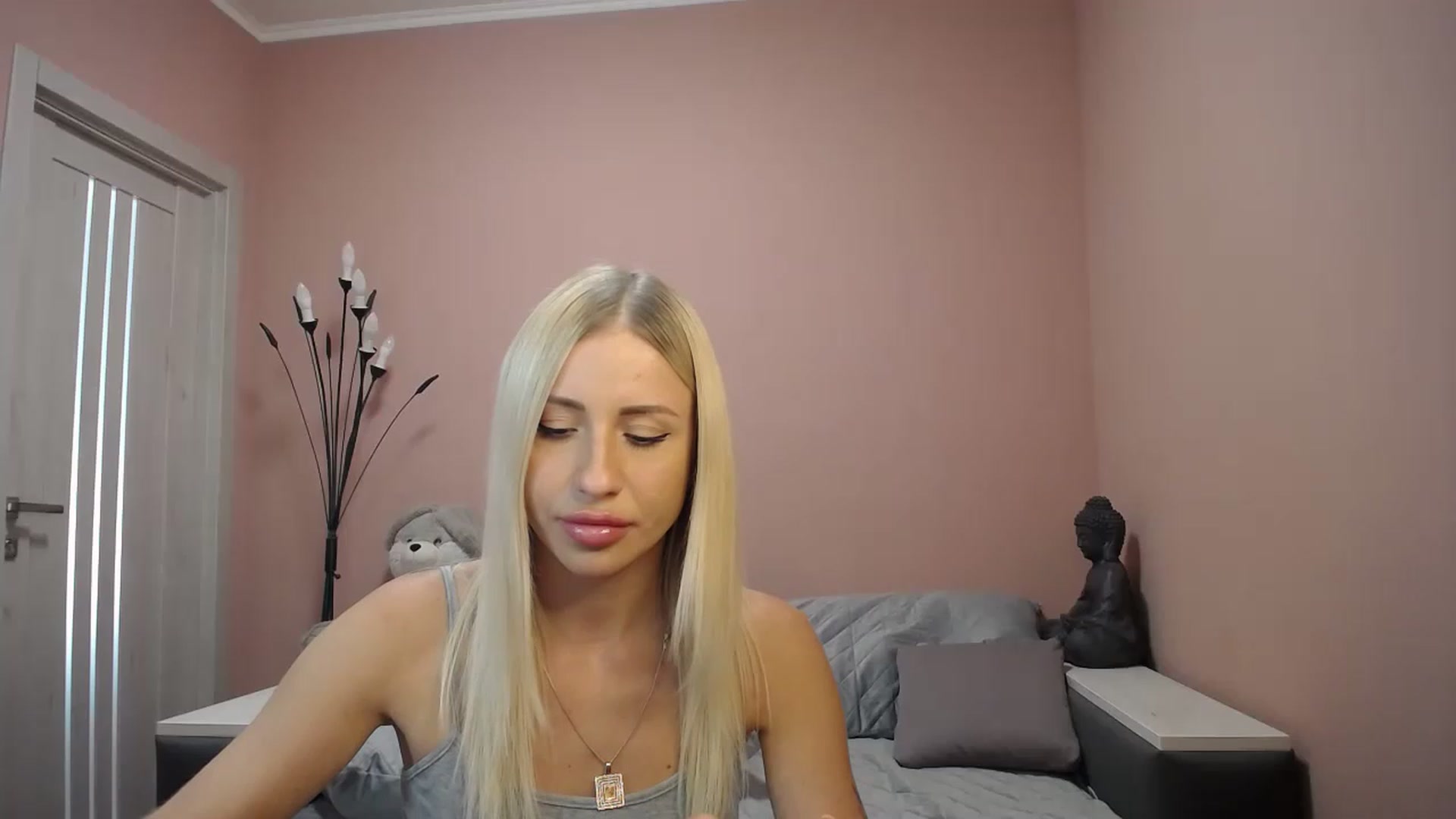 Gallery image thumbnail from KimKalash's myfreecams stream on, 08/14/2023, 11:30 image 4 of 20