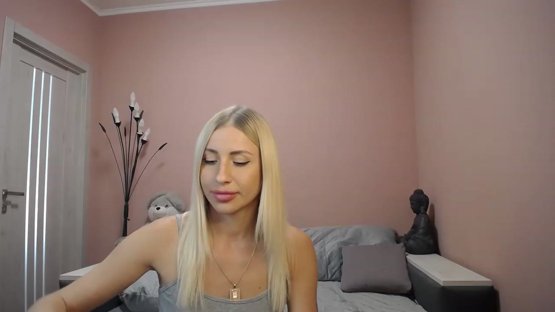 Gallery image thumbnail from KimKalash's myfreecams stream on, 08/14/2023, 11:30 image 1 of 20