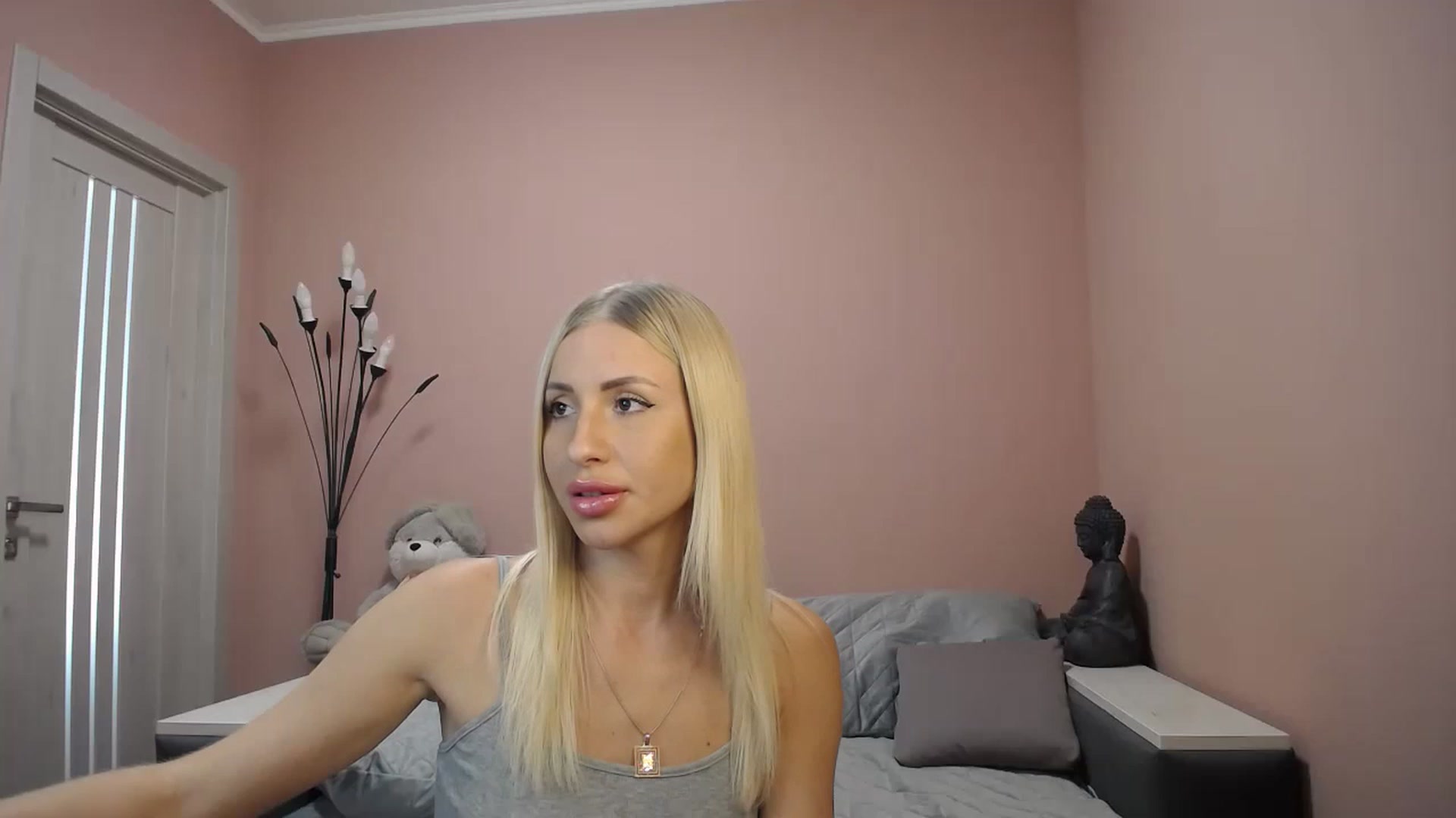 Gallery image thumbnail from KimKalash's myfreecams stream on, 08/14/2023, 11:30 image 15 of 20