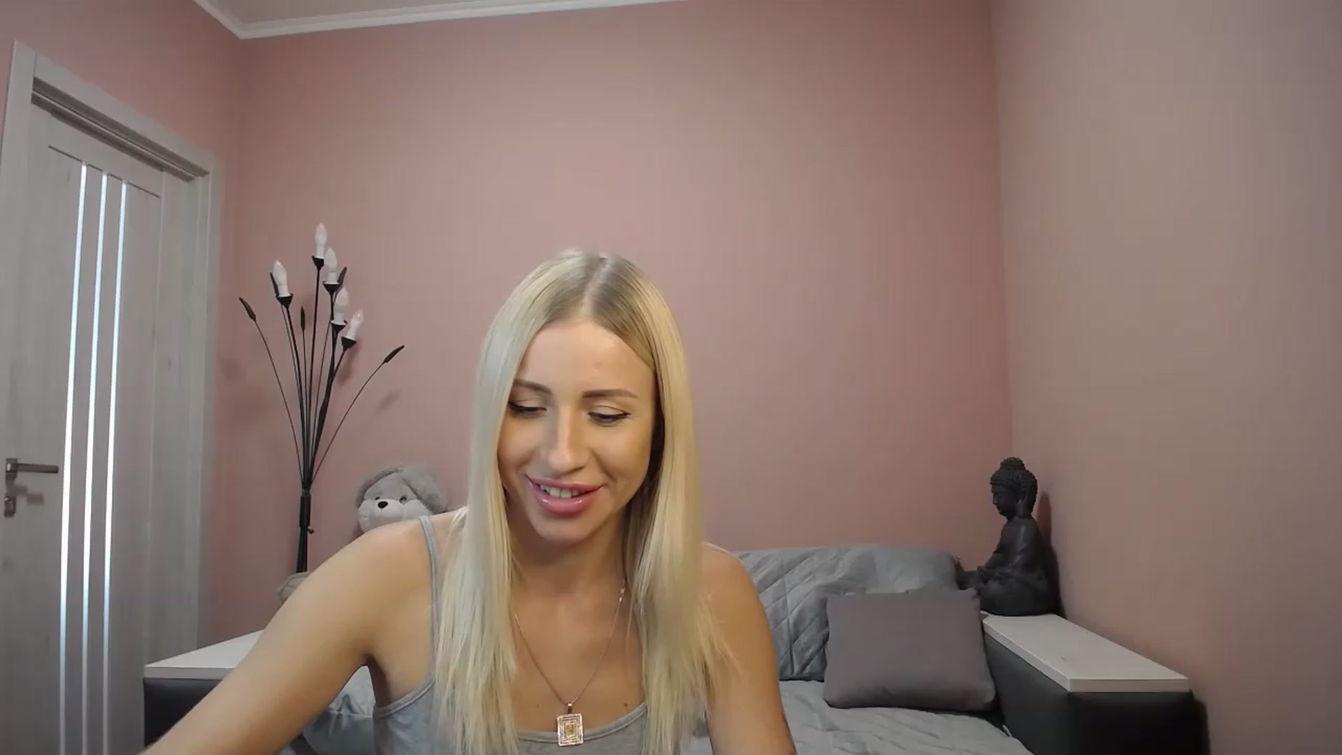 Gallery image thumbnail from KimKalash's myfreecams stream on, 08/14/2023, 11:30 image 16 of 20