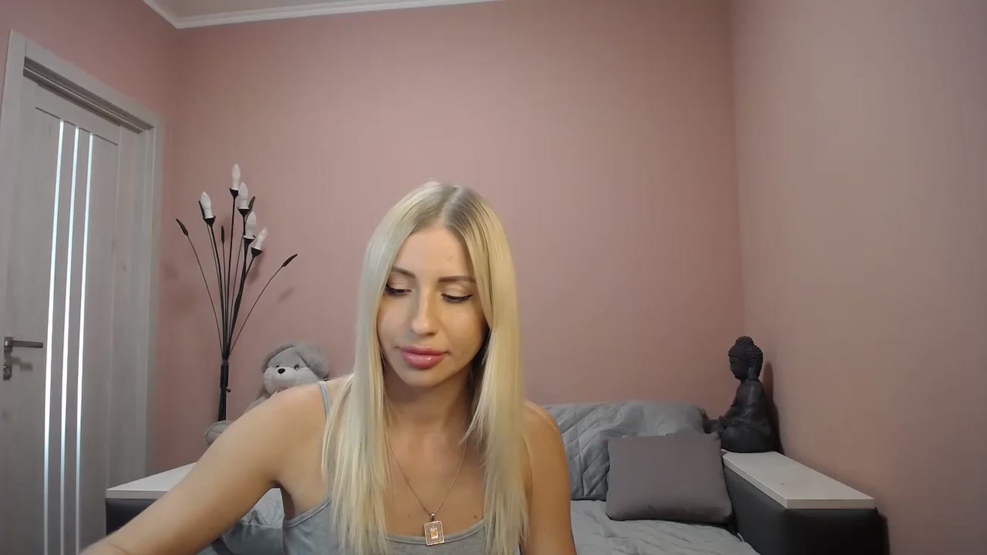 Gallery image thumbnail from KimKalash's myfreecams stream on, 08/14/2023, 11:30 image 9 of 20