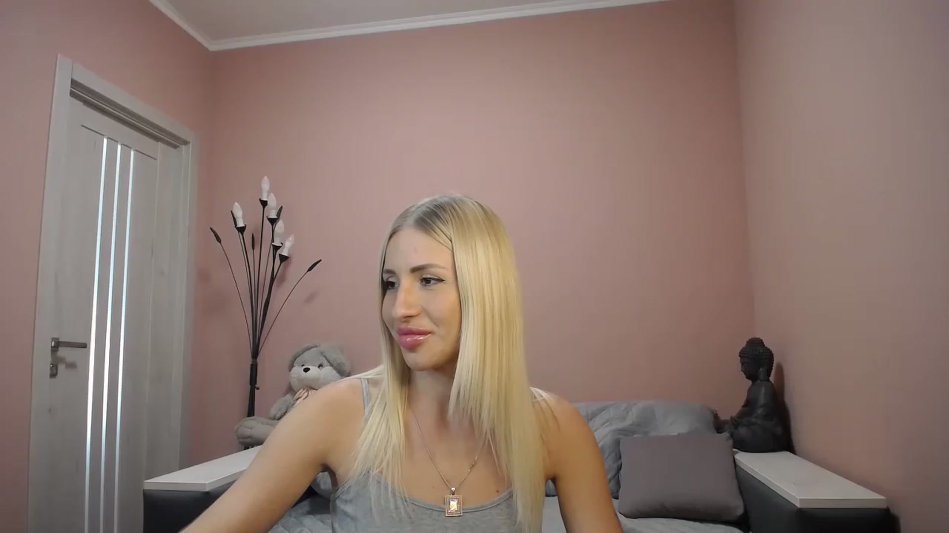 Gallery image thumbnail from KimKalash's myfreecams stream on, 08/14/2023, 13:17 image 6 of 20