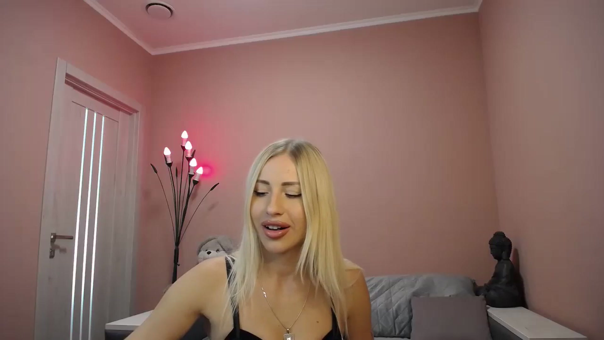 Gallery image thumbnail from KimKalash's myfreecams stream on, 08/16/2023, 09:07 image 7 of 20