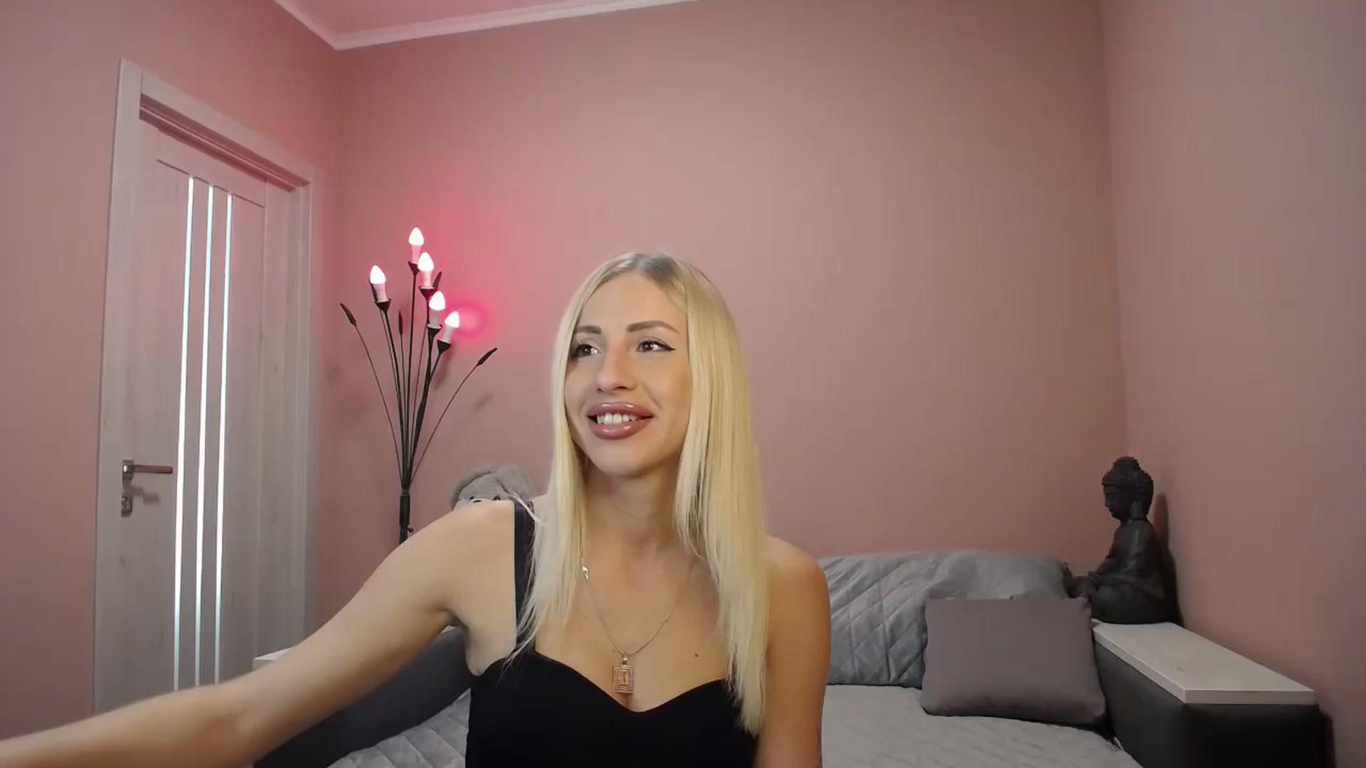 Gallery image thumbnail from KimKalash's myfreecams stream on, 08/16/2023, 09:07 image 1 of 20