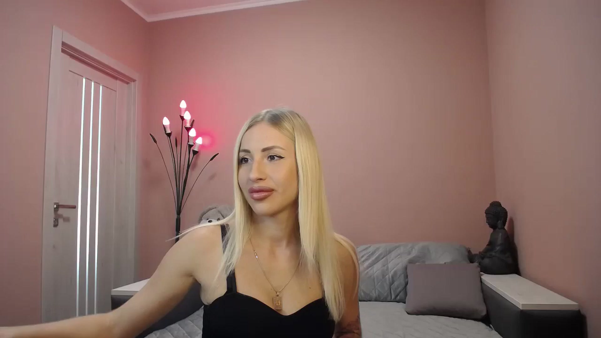 Gallery image thumbnail from KimKalash's myfreecams stream on, 08/16/2023, 09:07 image 3 of 20