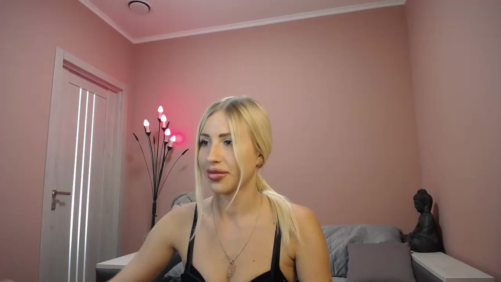 Gallery image thumbnail from KimKalash's myfreecams stream on, 08/16/2023, 10:41 image 3 of 20