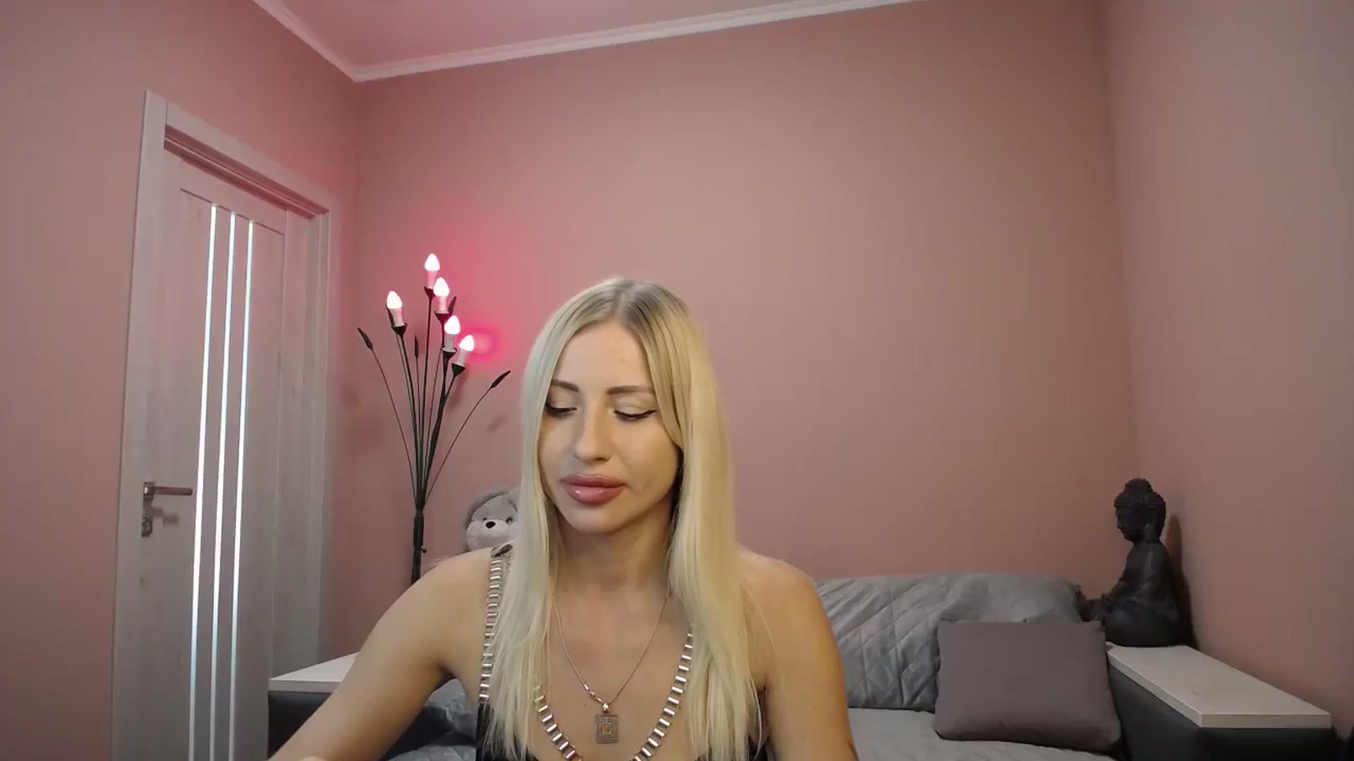 Gallery image thumbnail from KimKalash's myfreecams stream on, 08/16/2023, 12:23 image 7 of 20