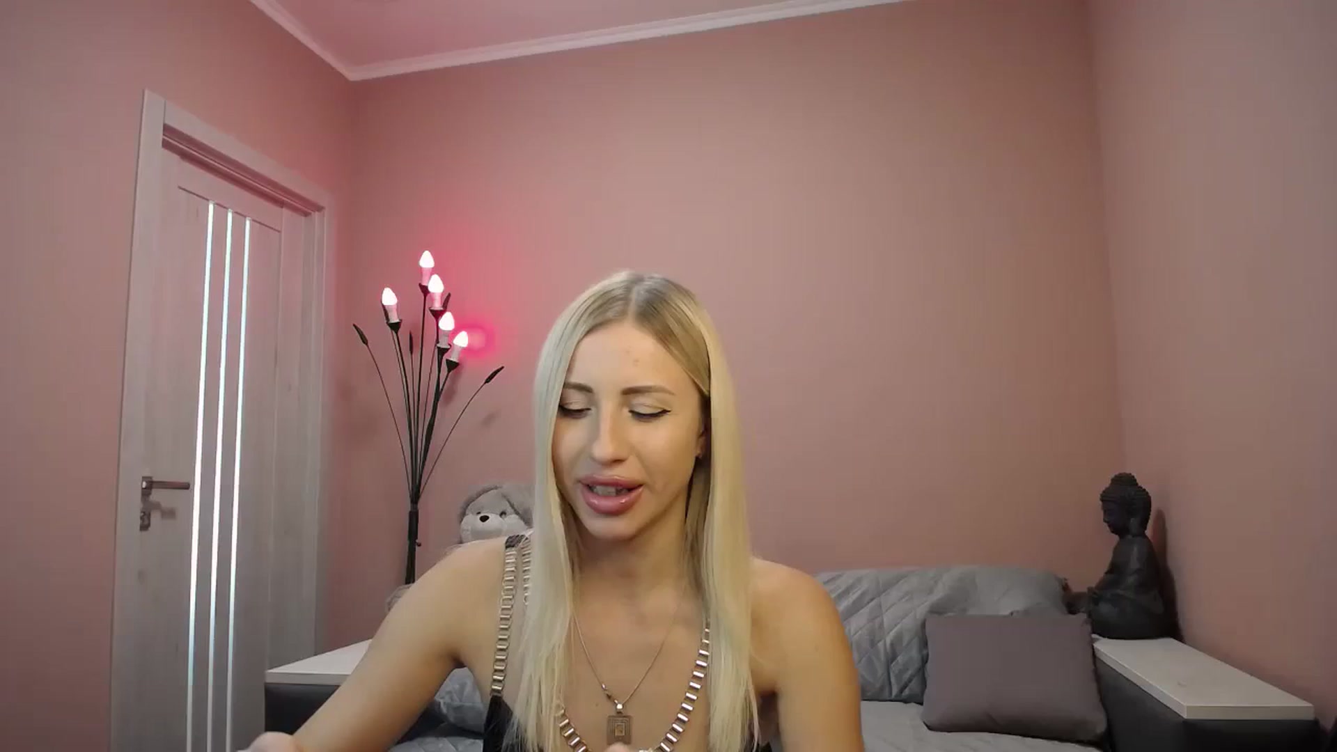 Gallery image thumbnail from KimKalash's myfreecams stream on, 08/16/2023, 12:23 image 5 of 20