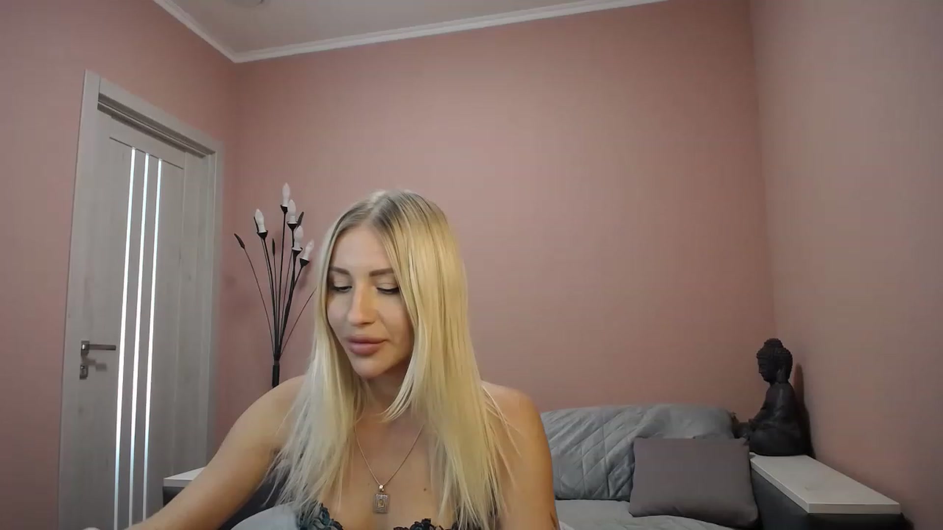 Gallery image thumbnail from KimKalash's myfreecams stream on, 08/18/2023, 10:22 image 18 of 20