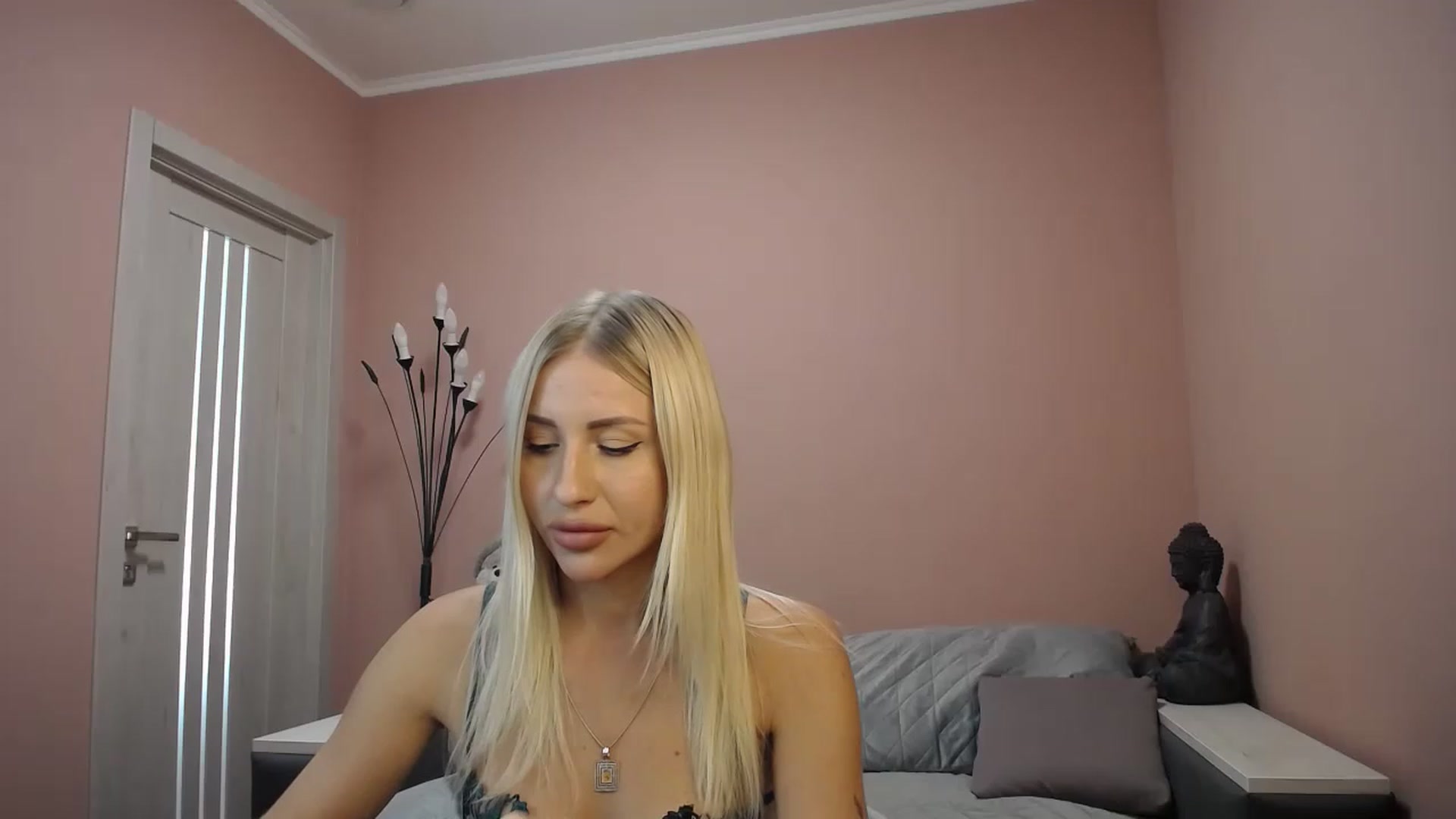 Gallery image thumbnail from KimKalash's myfreecams stream on, 08/18/2023, 10:22 image 19 of 20