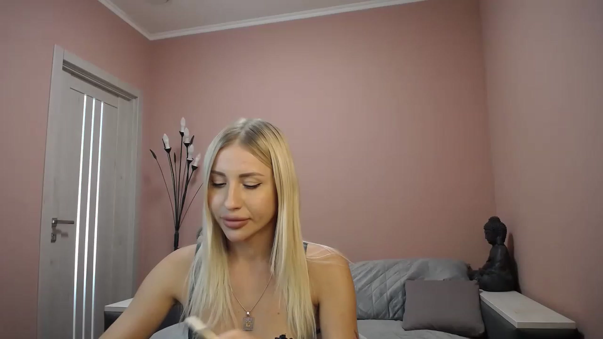 Gallery image thumbnail from KimKalash's myfreecams stream on, 08/18/2023, 10:22 image 20 of 20
