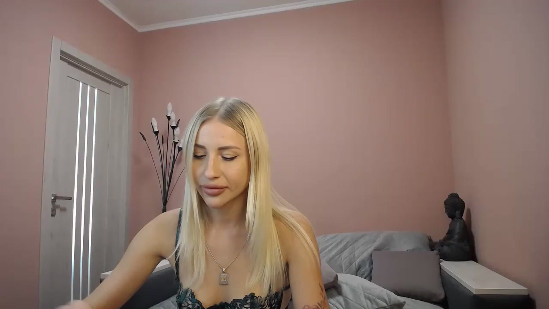 Gallery image thumbnail from KimKalash's myfreecams stream on, 08/18/2023, 10:22 image 11 of 20