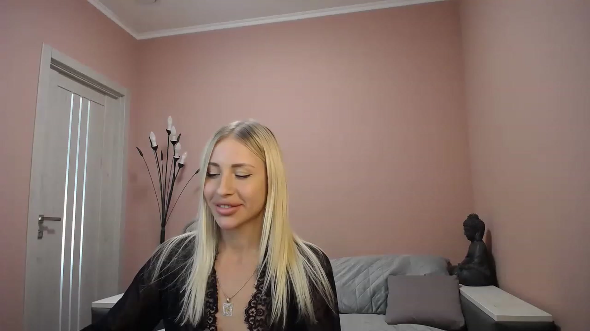 Gallery image thumbnail from KimKalash's myfreecams stream on, 08/18/2023, 12:50 image 15 of 20