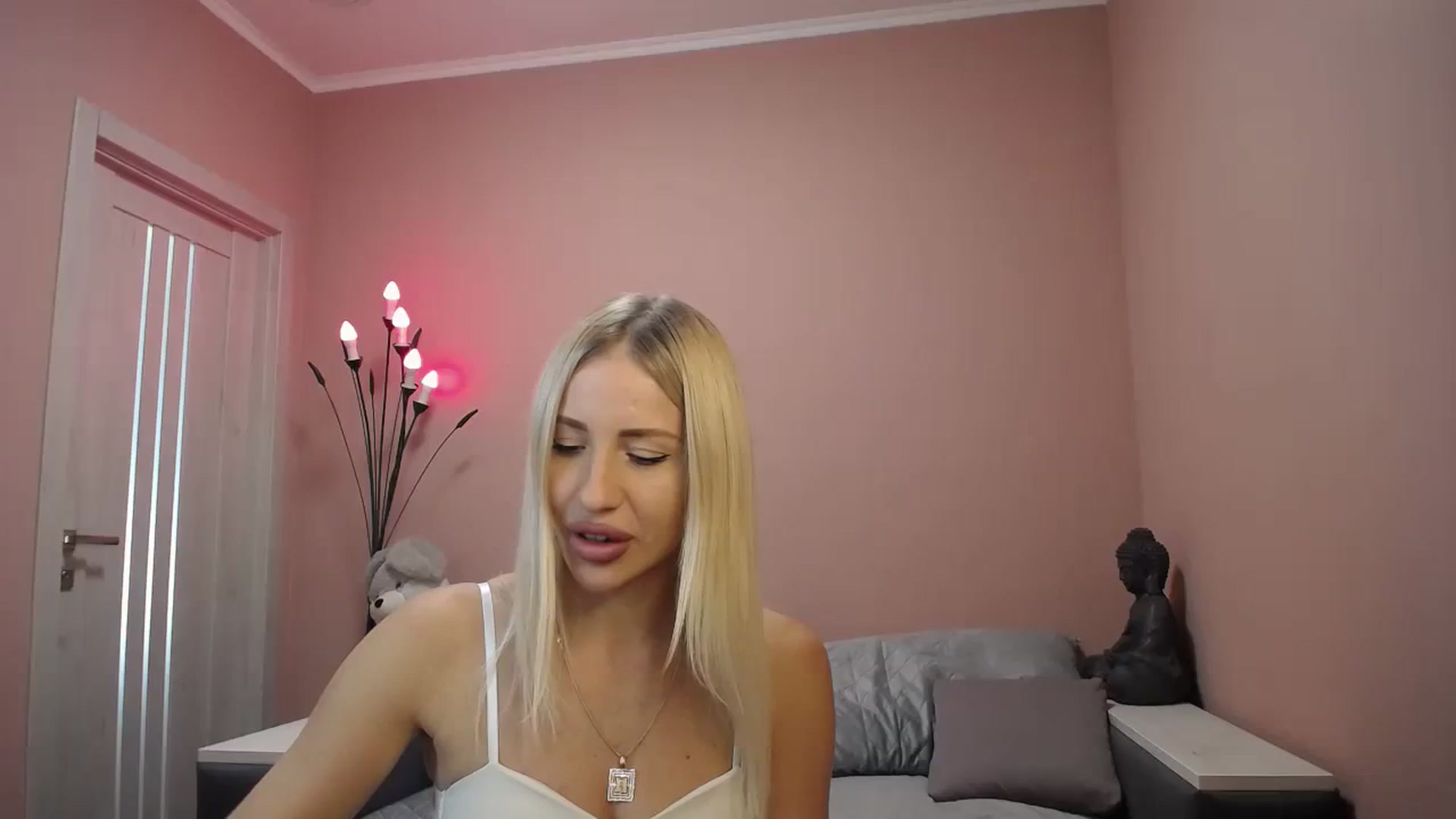 Gallery image thumbnail from KimKalash's myfreecams stream on, 08/19/2023, 08:49 image 5 of 20