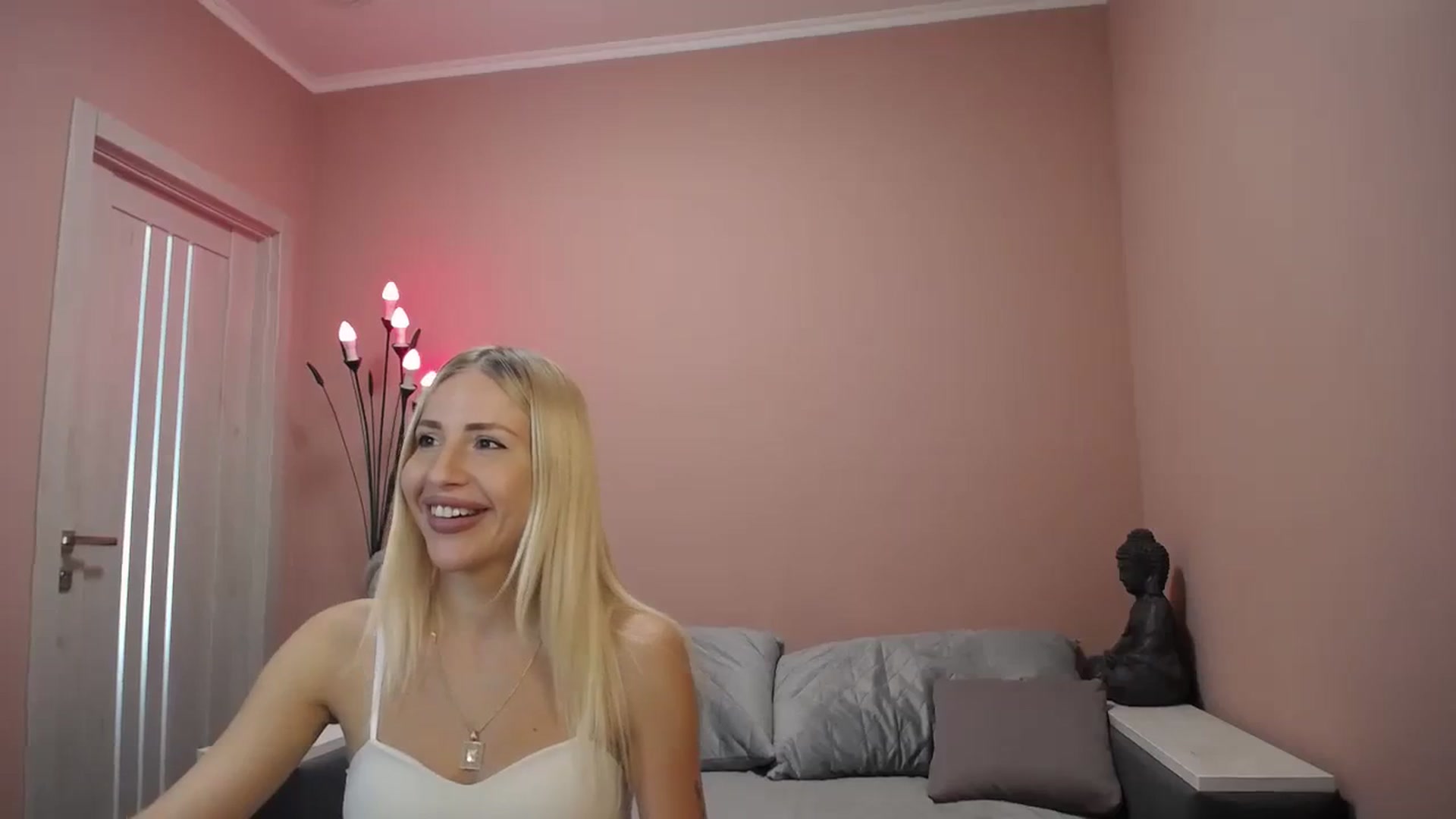 Gallery image thumbnail from KimKalash's myfreecams stream on, 08/19/2023, 08:49 image 6 of 20