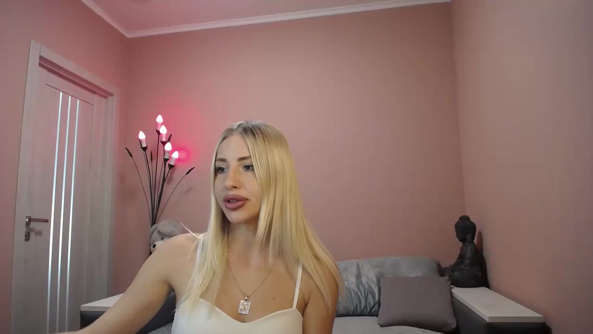 Gallery image thumbnail from KimKalash's myfreecams stream on, 08/19/2023, 08:49 image 1 of 20