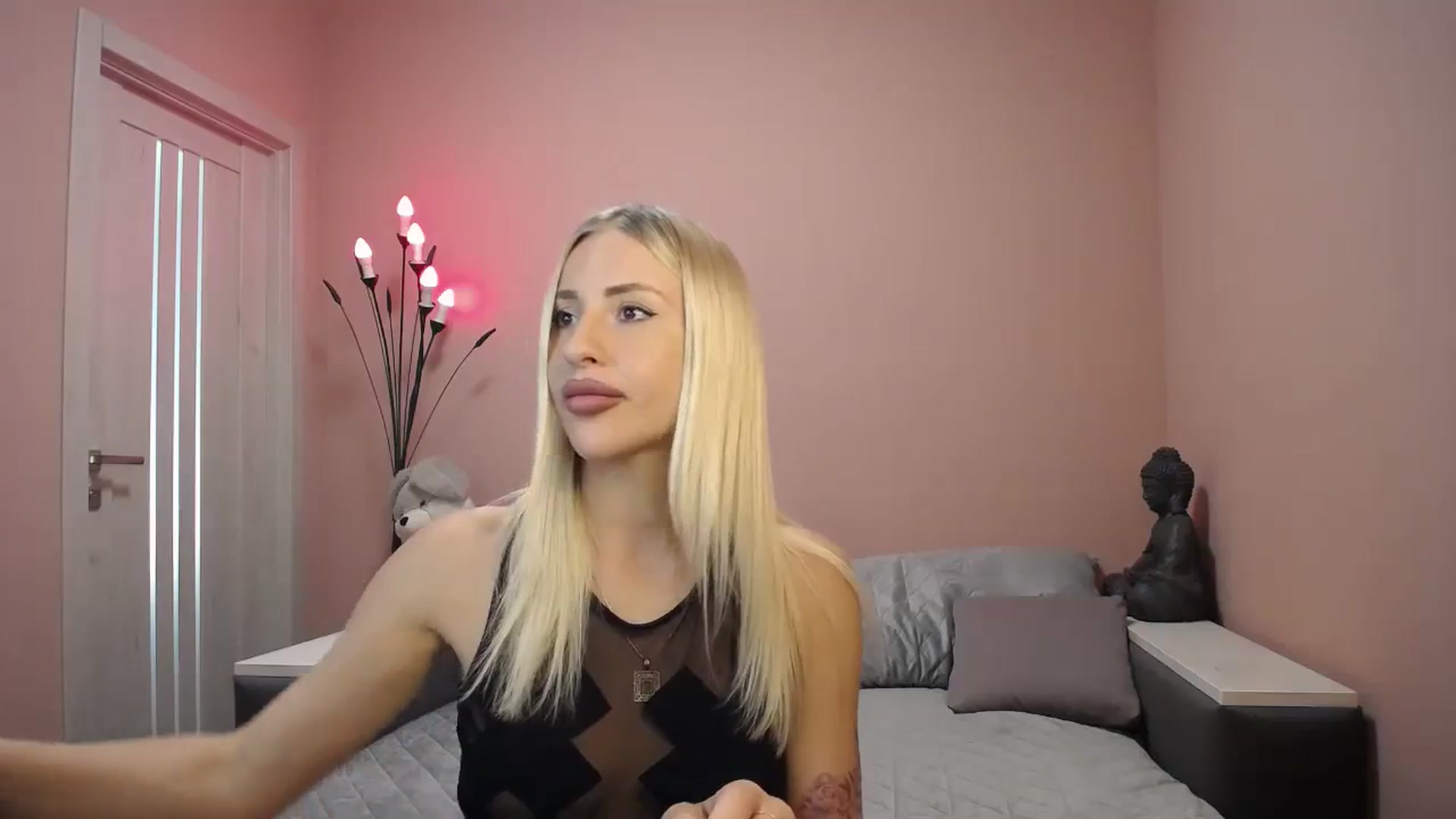 Gallery image thumbnail from KimKalash's myfreecams stream on, 08/19/2023, 08:49 image 16 of 20