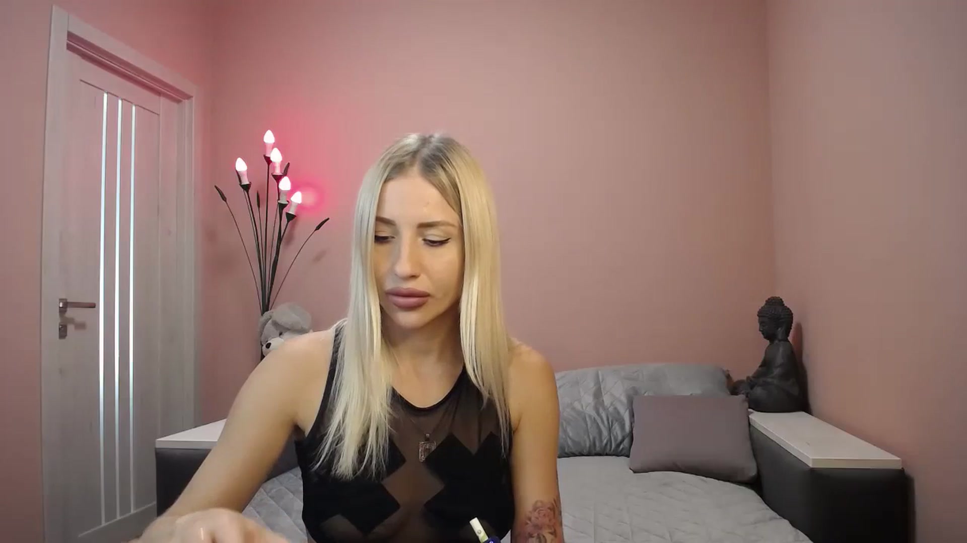 Gallery image thumbnail from KimKalash's myfreecams stream on, 08/19/2023, 08:49 image 14 of 20