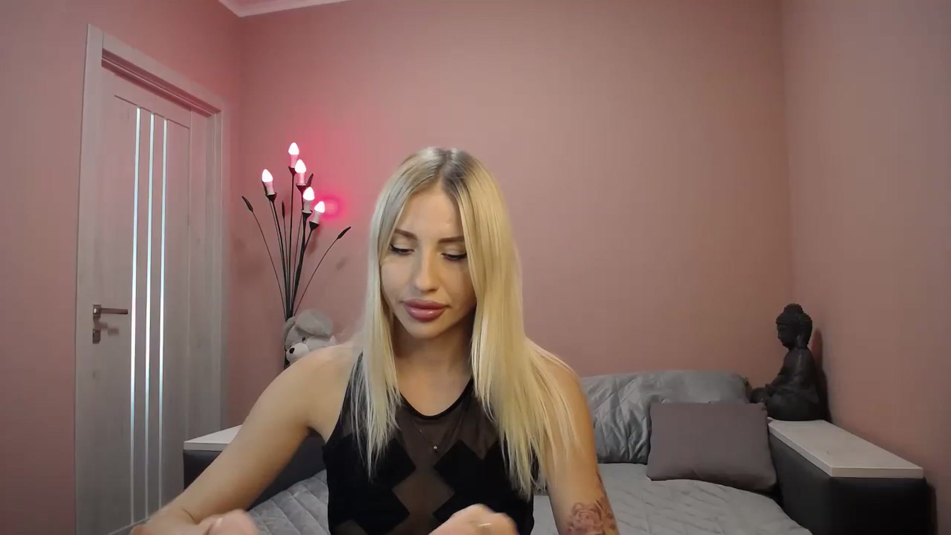 Gallery image thumbnail from KimKalash's myfreecams stream on, 08/19/2023, 09:58 image 6 of 20