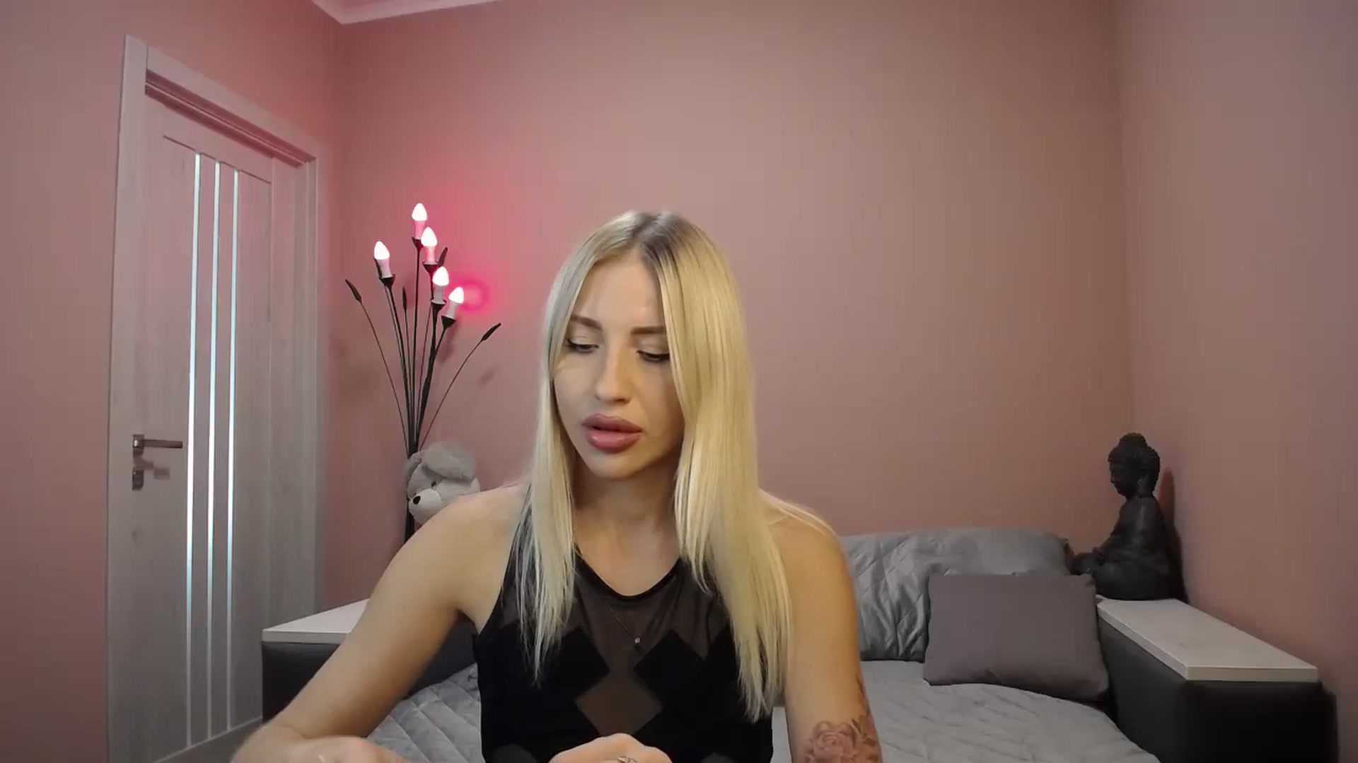 Gallery image thumbnail from KimKalash's myfreecams stream on, 08/19/2023, 09:58 image 7 of 20