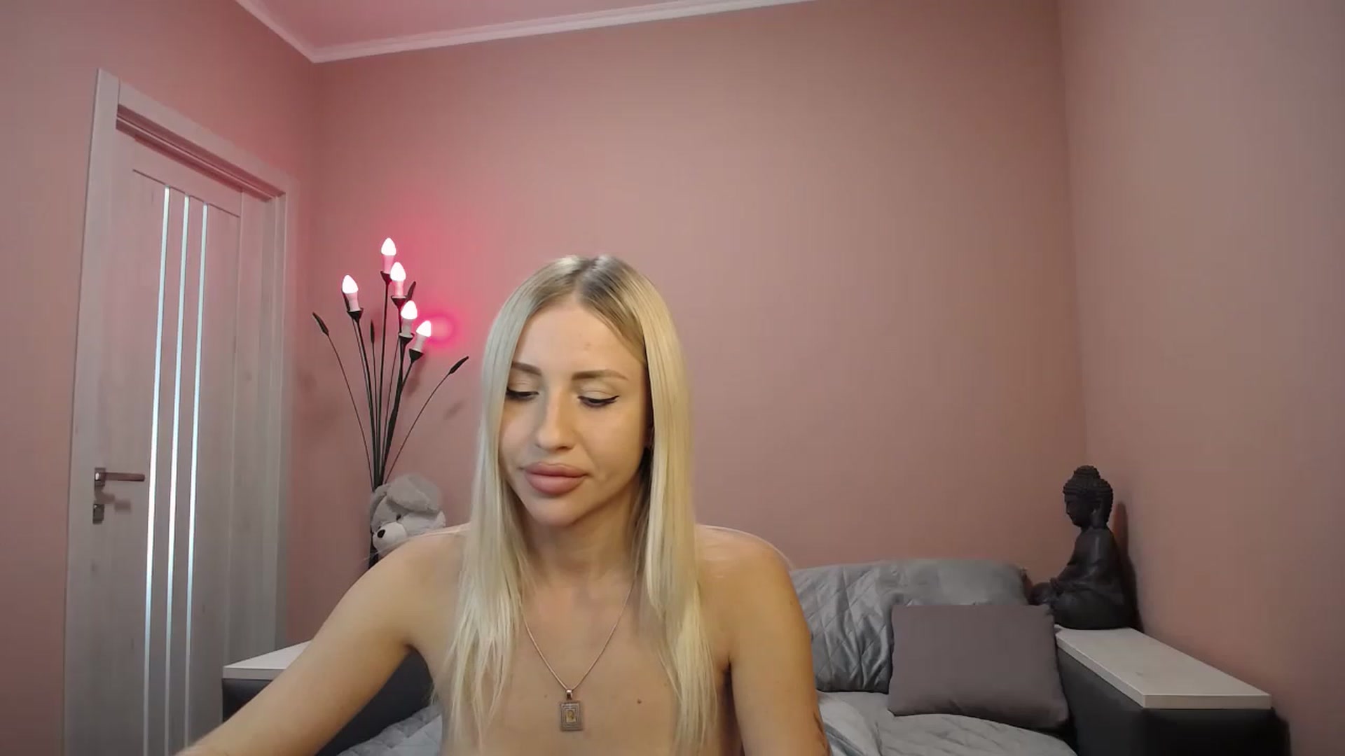 Gallery image thumbnail from KimKalash's myfreecams stream on, 08/19/2023, 11:14 image 13 of 20