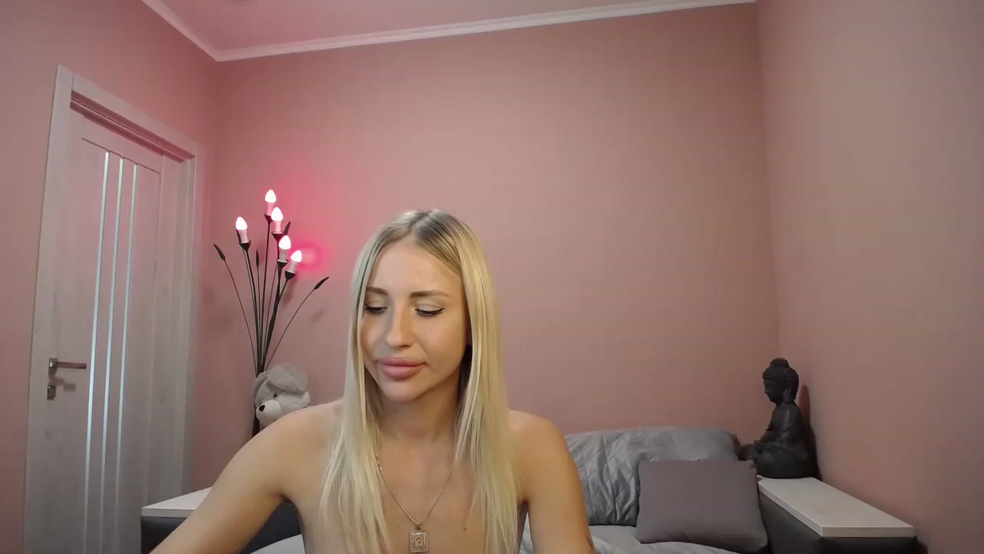 Gallery image thumbnail from KimKalash's myfreecams stream on, 08/19/2023, 13:47 image 19 of 20