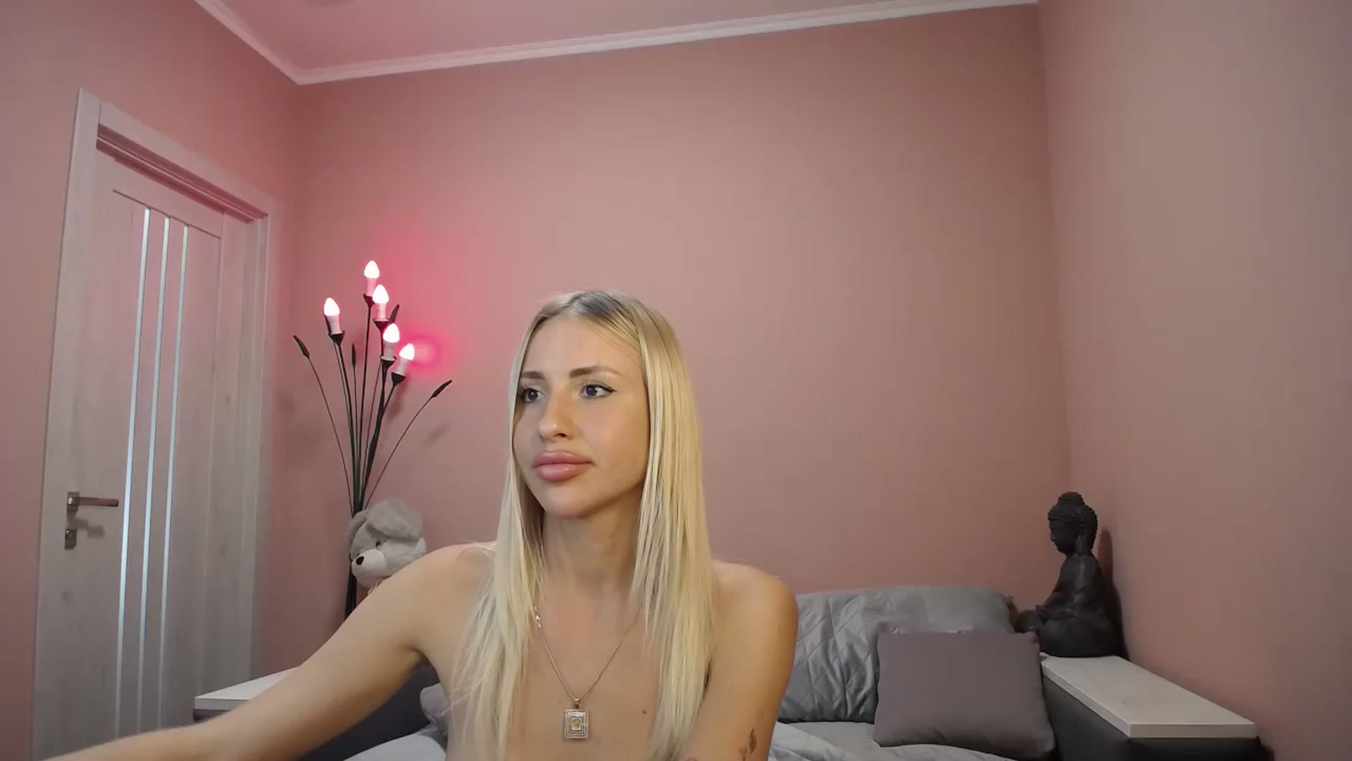 Gallery image thumbnail from KimKalash's myfreecams stream on, 08/19/2023, 13:47 image 15 of 20