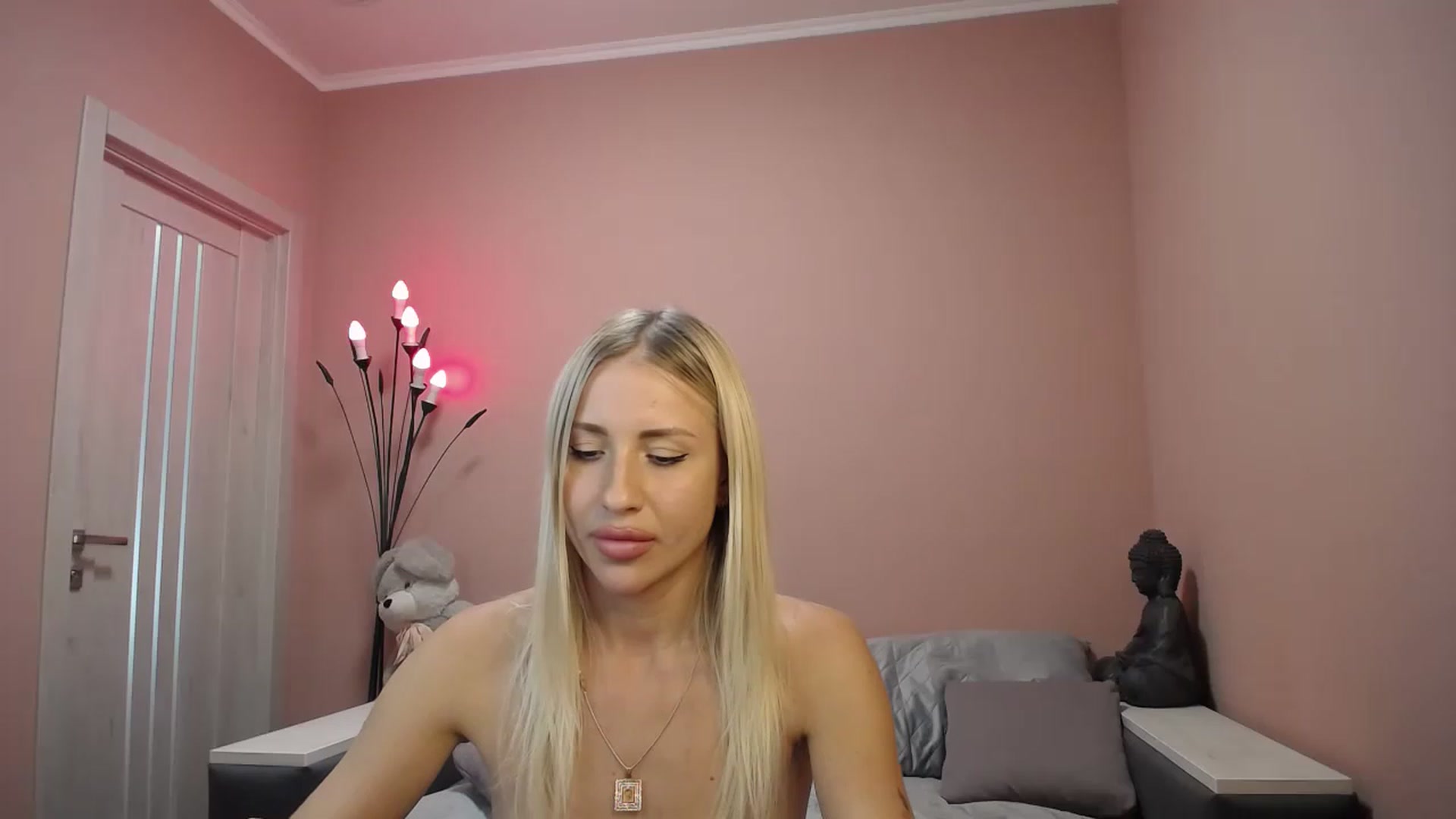 Gallery image thumbnail from KimKalash's myfreecams stream on, 08/19/2023, 13:47 image 14 of 20