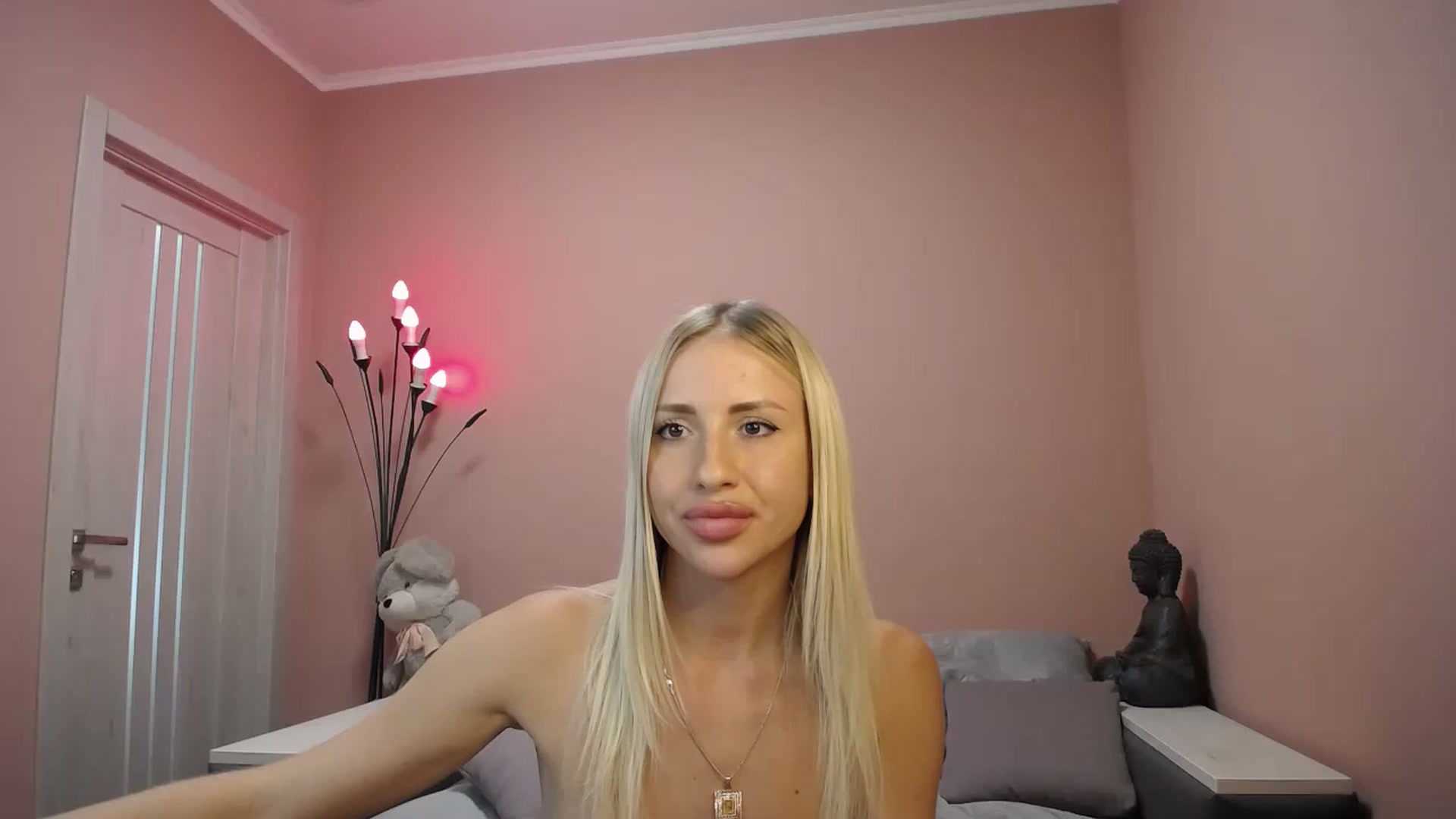 Gallery image thumbnail from KimKalash's myfreecams stream on, 08/19/2023, 13:47 image 16 of 20